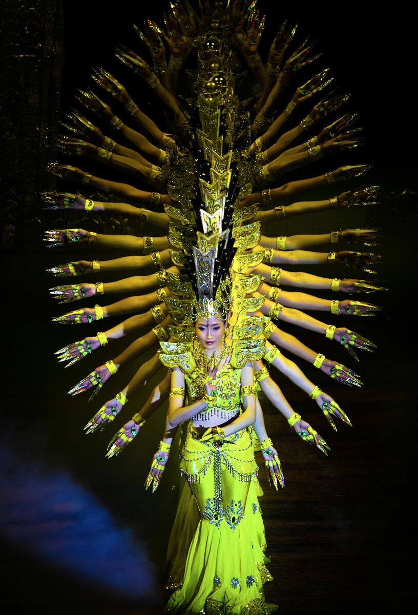 团结,成功之密钥 -----观《千手观音》心得 团结,成功之密钥 -----观《千手观音》心得