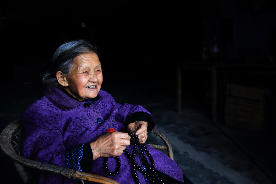 白发亲娘 白发亲娘