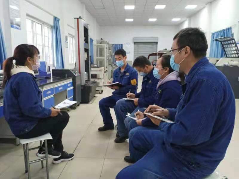 俯身实干,做“幼苗”培育人——记陕钢集团汉钢公司计量检验中心刘静 俯身实干,做“幼苗”培育人——记陕钢集团汉钢公司计量检验中心刘静