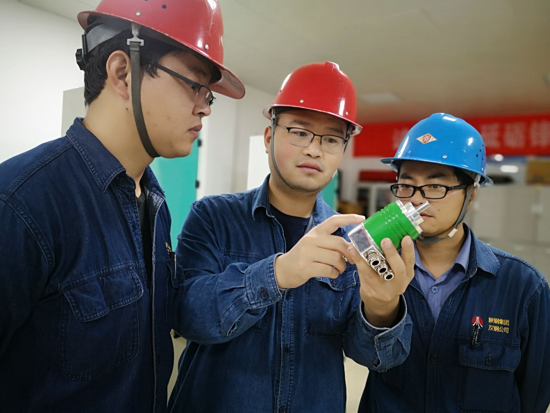 平凡岗位铸“匠心” ——记陕钢集团“首届工匠”彭雅璐 平凡岗位铸“匠心” ——记陕钢集团“首届工匠”彭雅璐