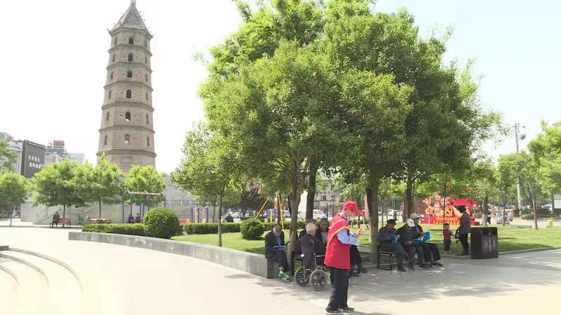 那一抹最美的“志愿红” 那一抹最美的“志愿红”