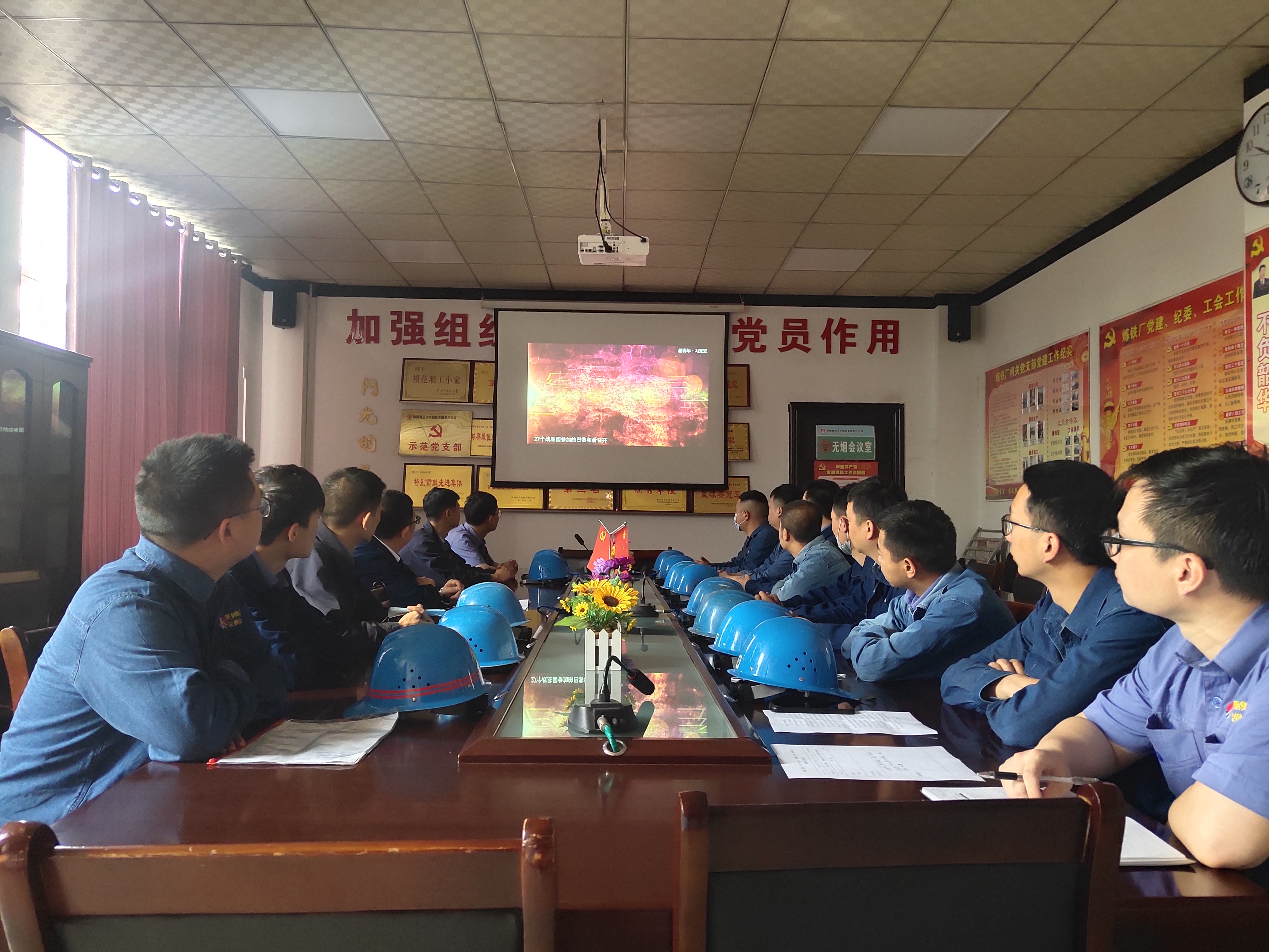 绷紧“安全弦”,敲响“警示钟” 绷紧“安全弦”,敲响“警示钟”