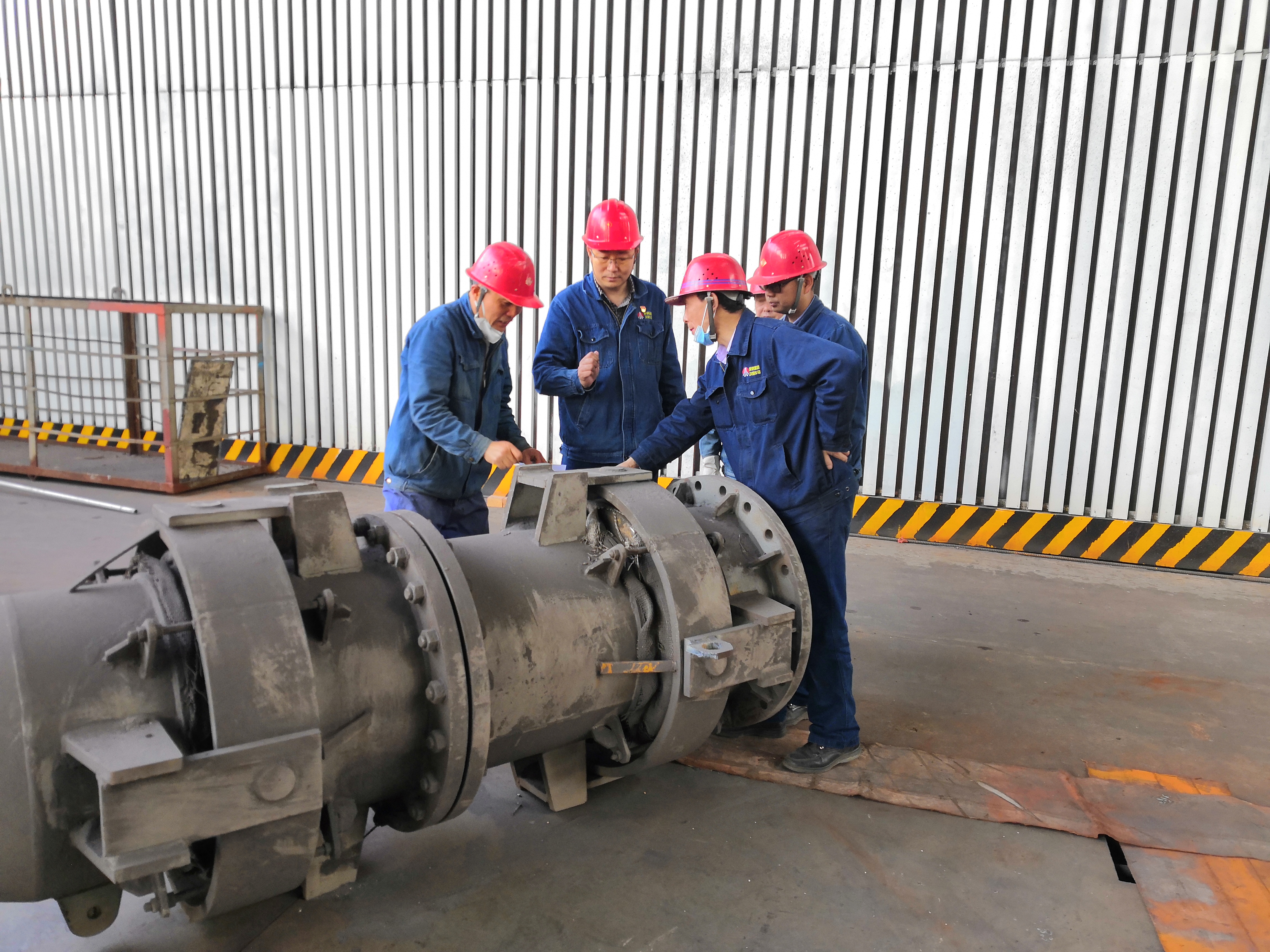 思维破冰,带来行动突围 ——炼铁厂2高炉持续推进高效生产纪实 思维破冰,带来行动突围 ——炼铁厂2高炉持续推进高效生产纪实