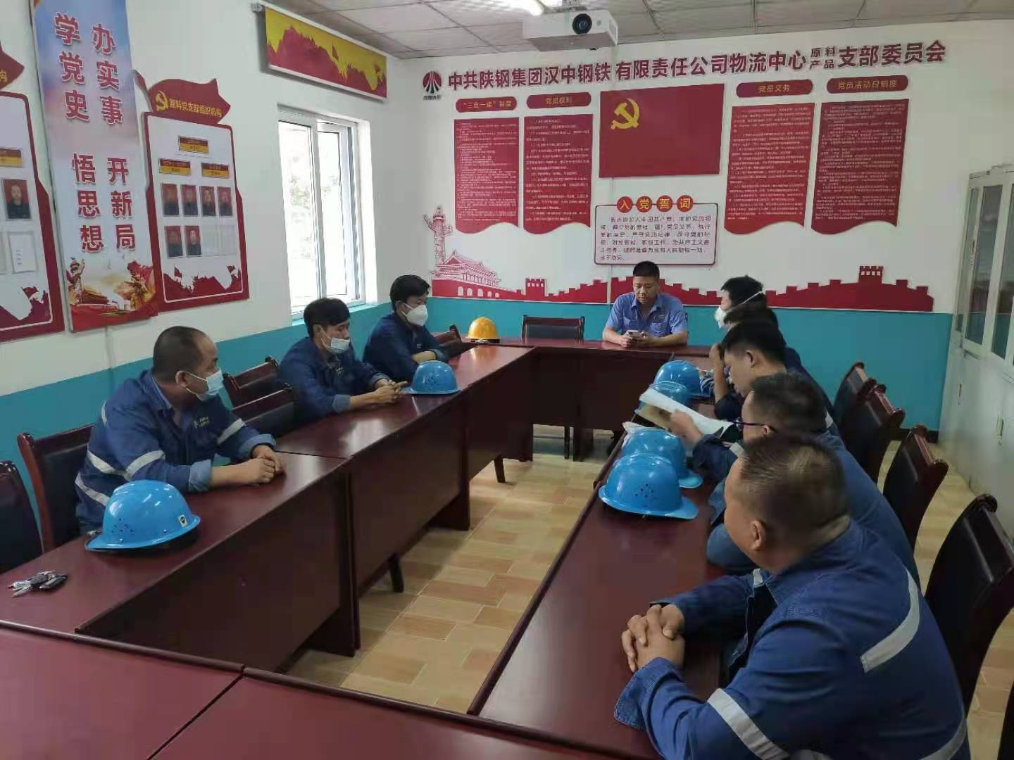 为职工办实事!现场撑起“安全保护伞” 为职工办实事!现场撑起“安全保护伞”