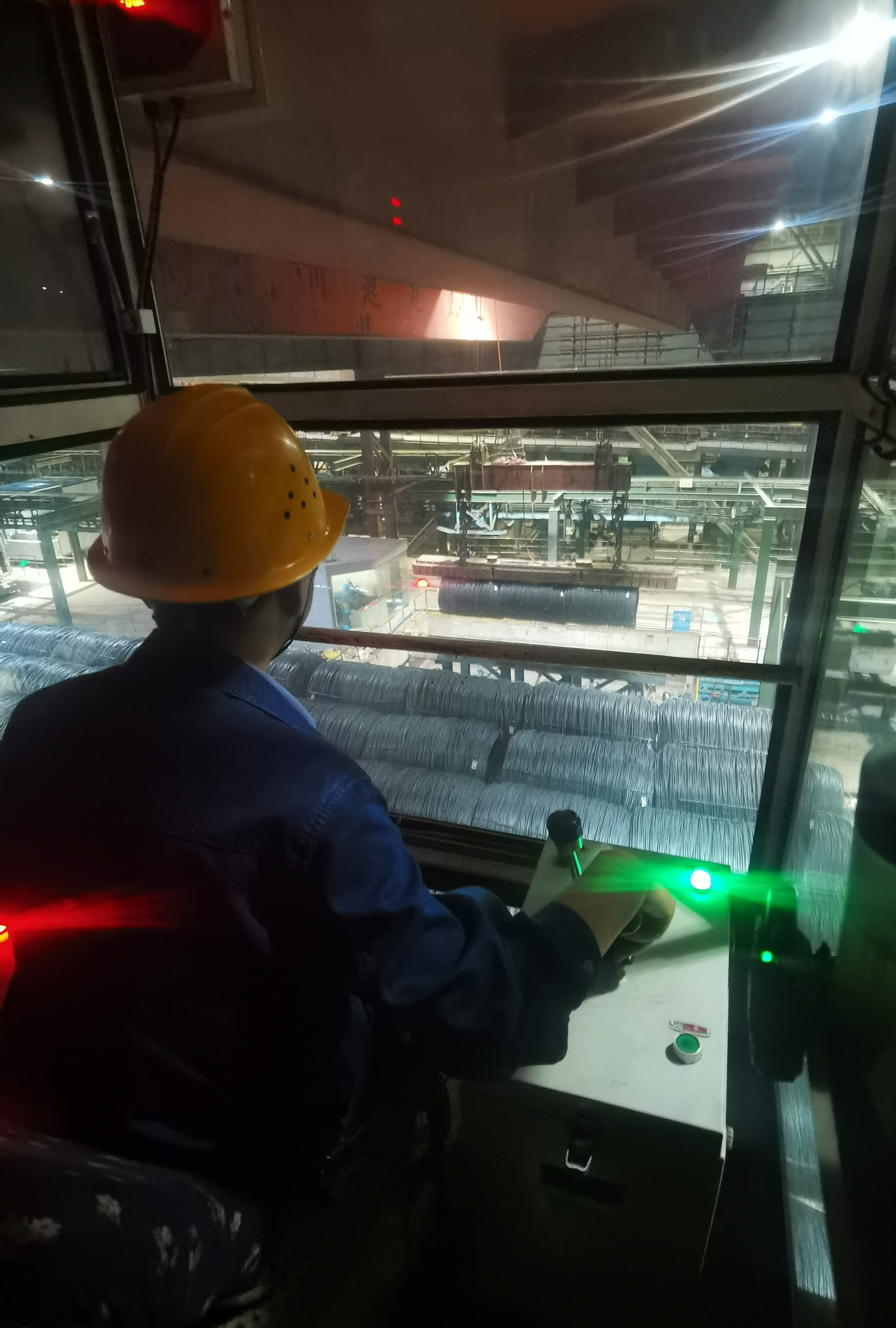 我骄傲，我们是轧钢厂“空中飞人”