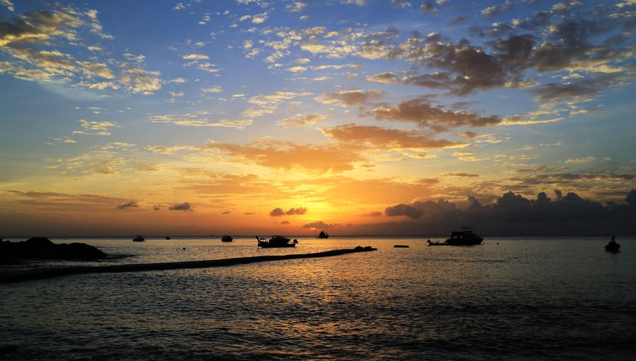 拥抱黎明 拥抱黎明