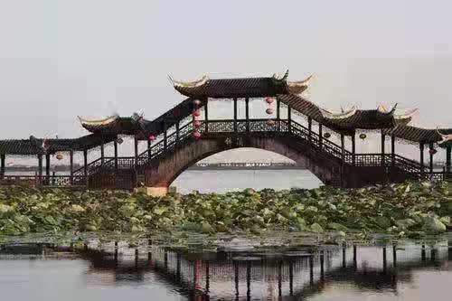 一桥亘古见千秋