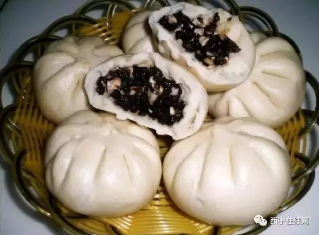 爬山拾趣--捡地耳