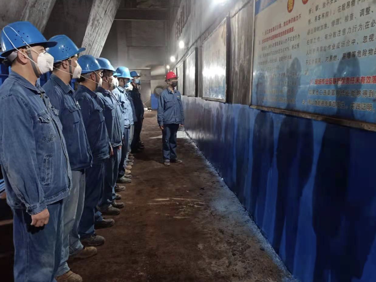 “三面突击”助推安全警示月获实效