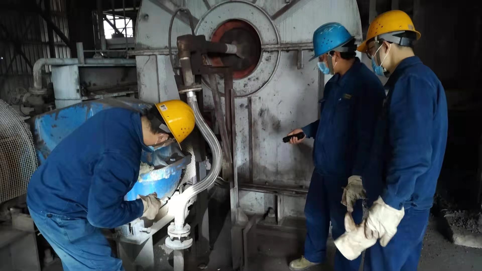 “三面突击”助推安全警示月获实效 “三面突击”助推安全警示月获实效