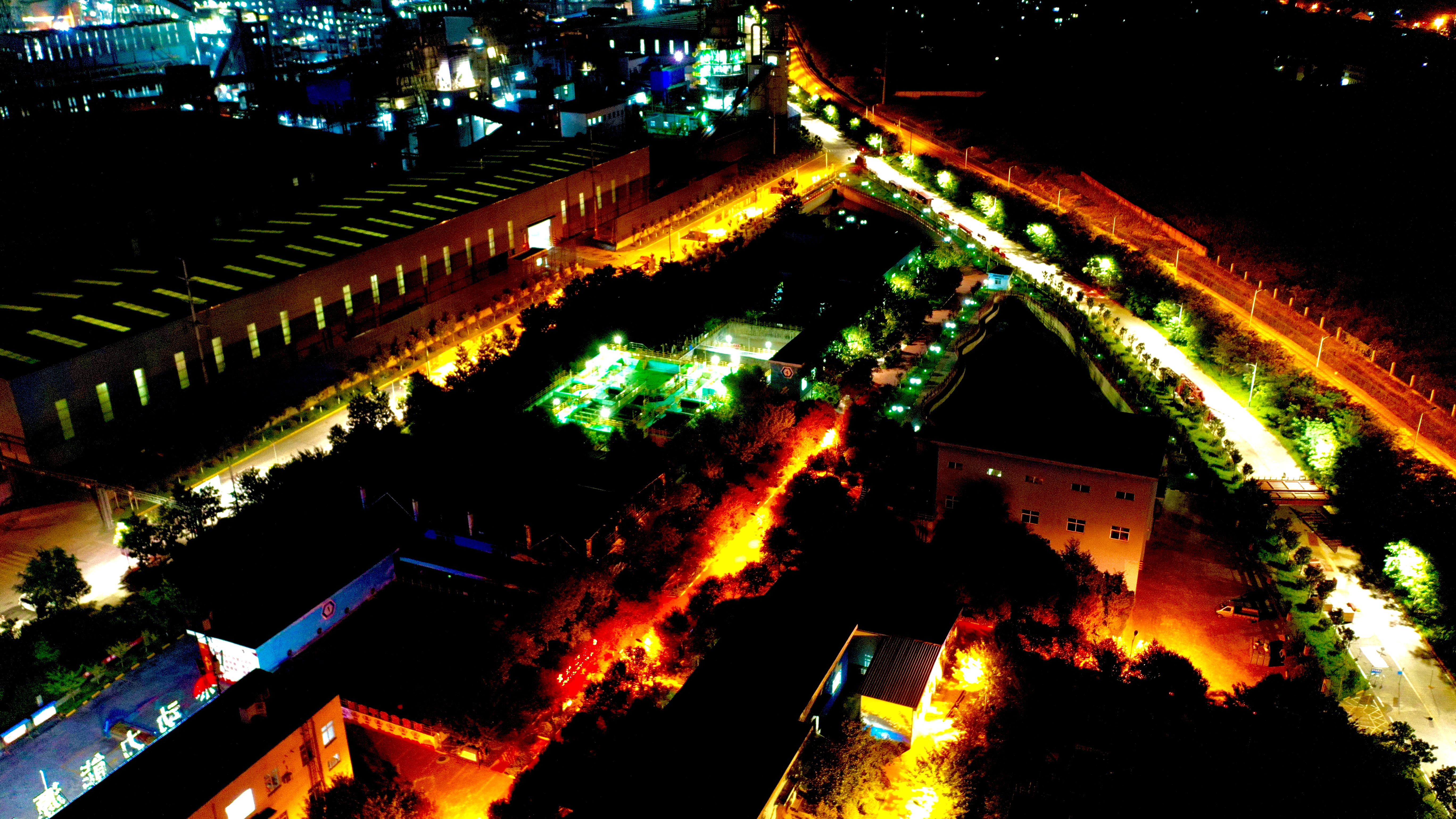 灯火里的钢城 灯火里的钢城