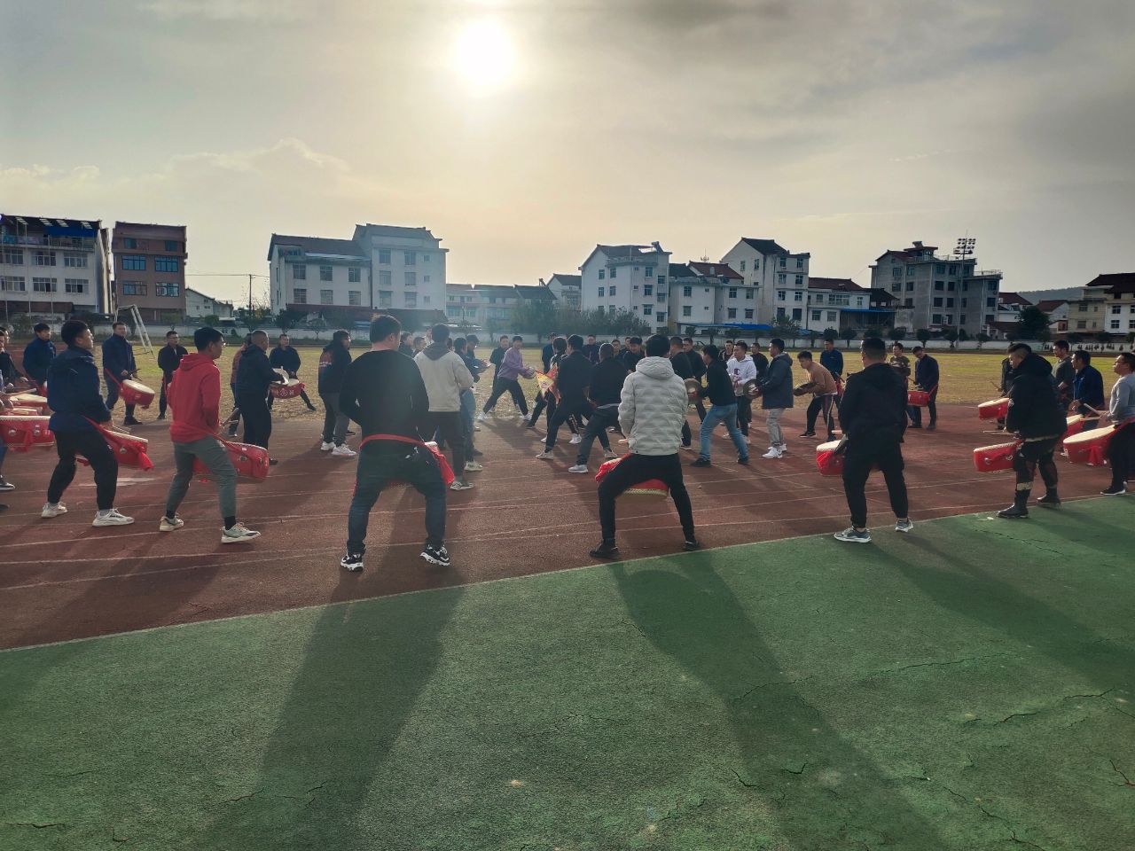 锣鼓声天    祝汉钢生日快乐!