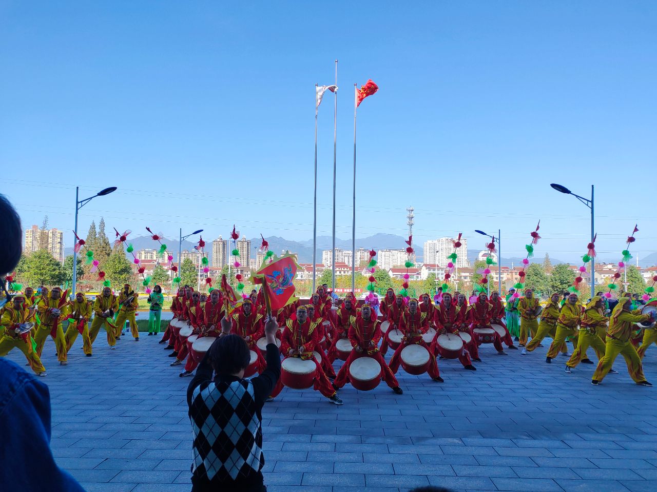 锣鼓声天    祝汉钢生日快乐!