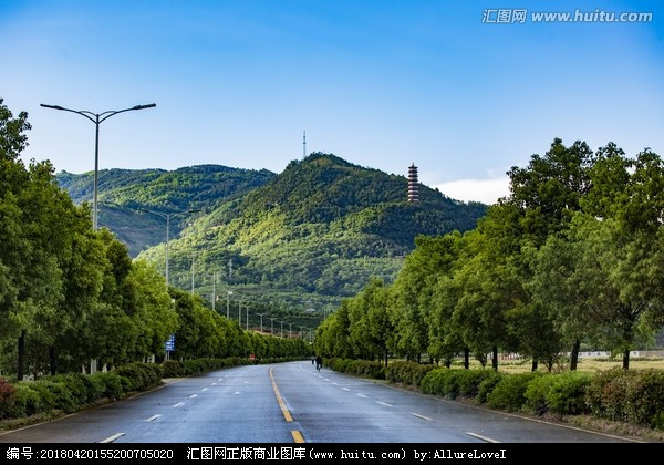 悠悠汉水清，巍巍天荡山