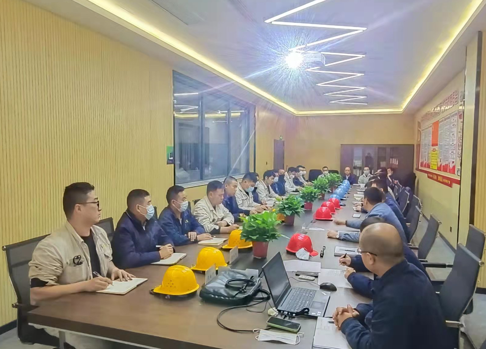 叮！您的特种作业证要复审了