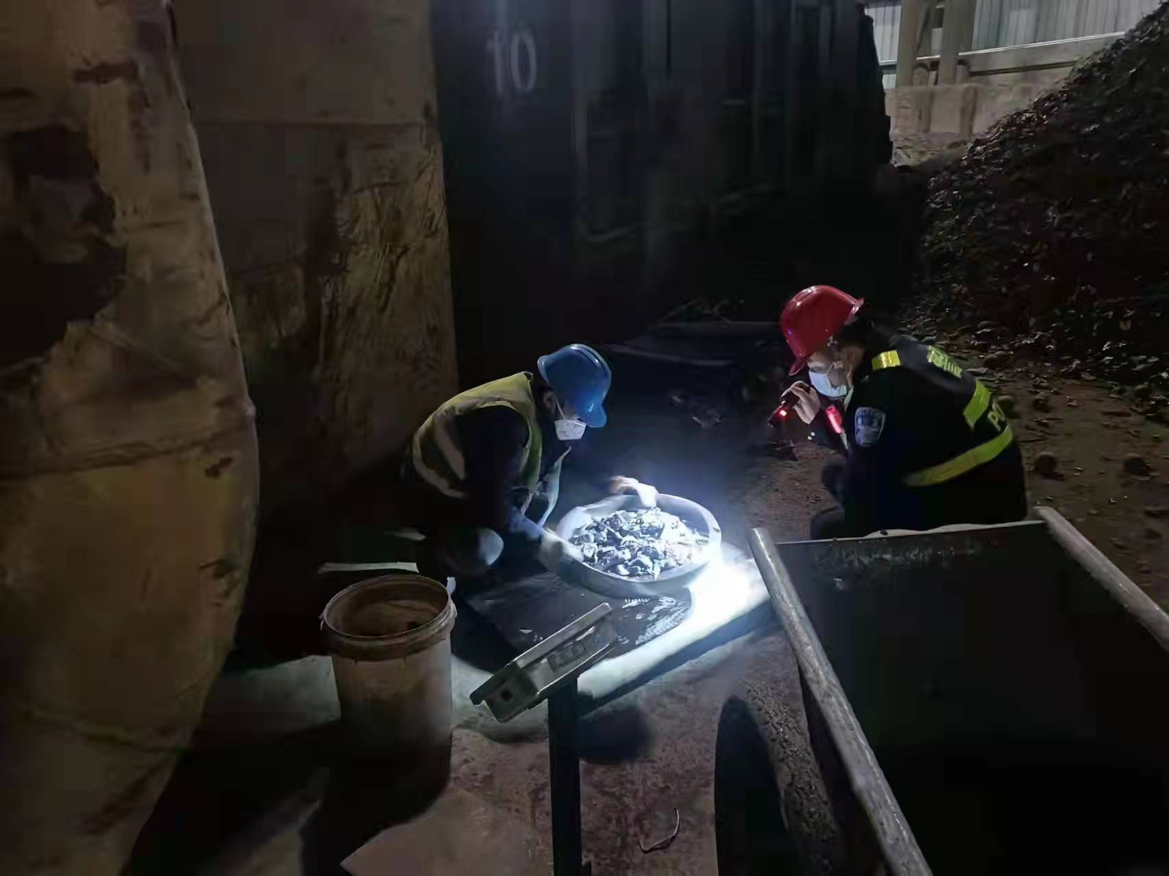 蛛丝马迹寻线索 内保监督勇担当 蛛丝马迹寻线索 内保监督勇担当