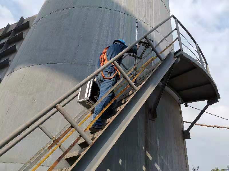 奋战防污一线 守护碧海蓝天 奋战防污一线 守护碧海蓝天