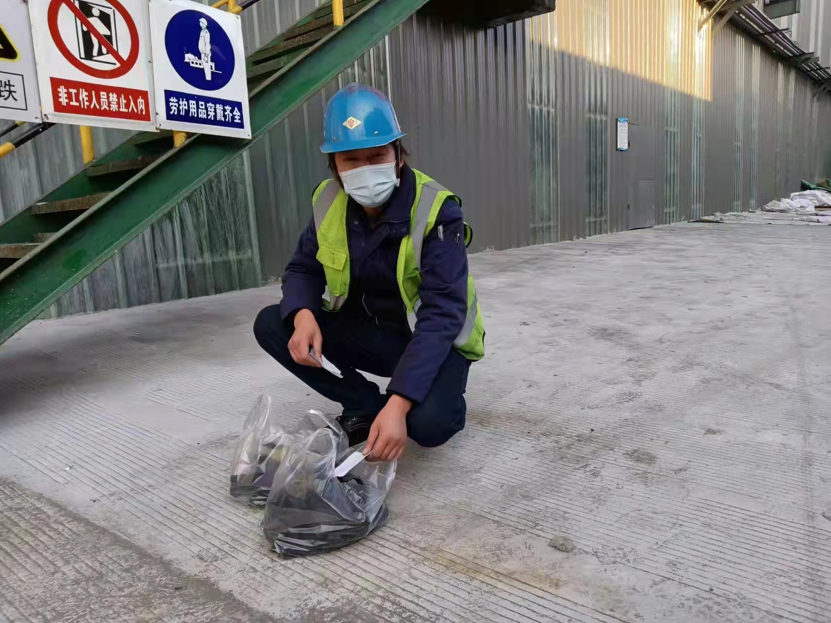 元旦我在岗 坚守不打烊 元旦我在岗 坚守不打烊