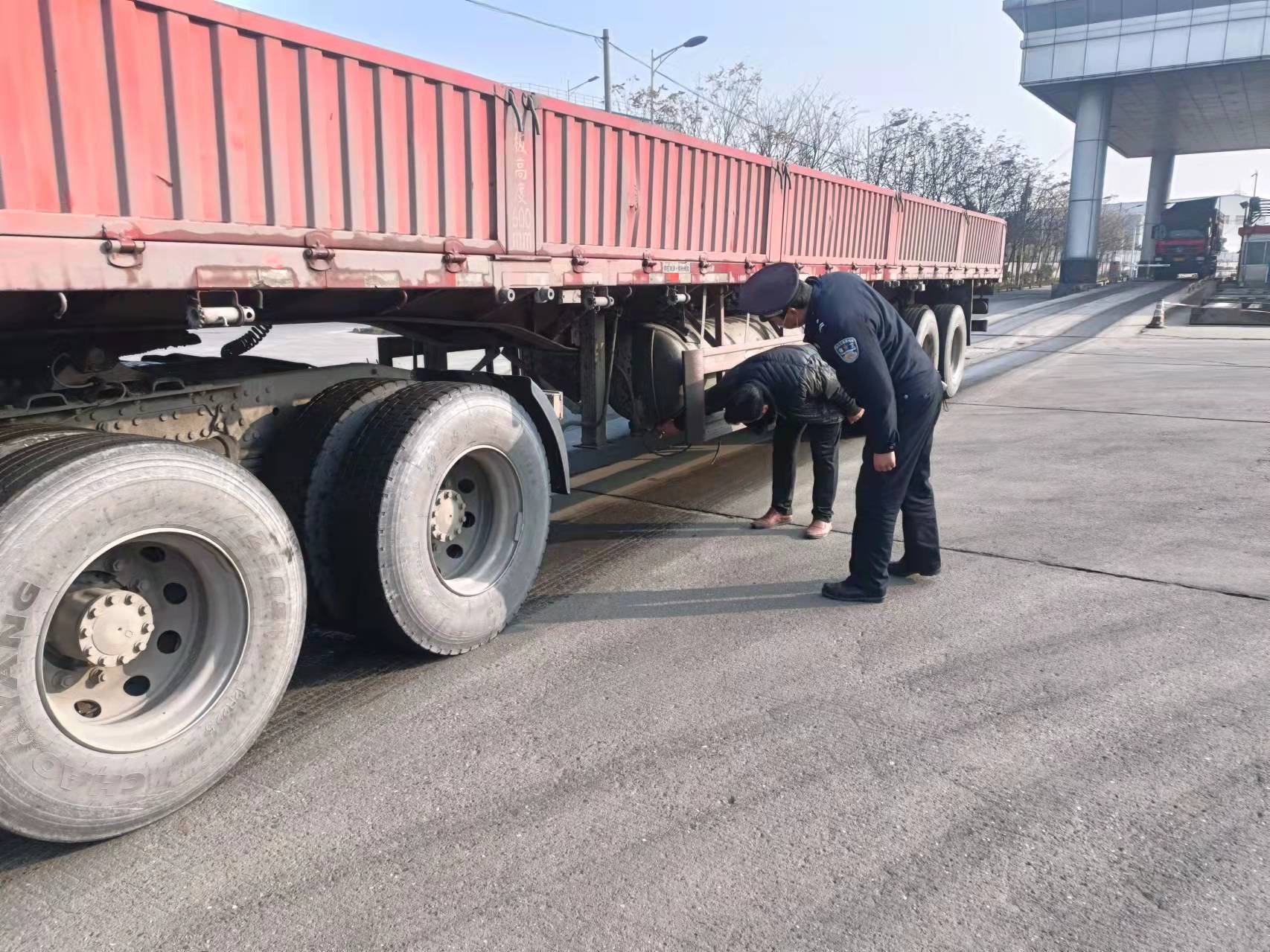 坚持标本兼治,深化防控措施 保障公司发展环境安全平稳 ——保卫部2021年工作综述 坚持标本兼治,深化防控措施 保障公司发展环境安全平稳 ——保卫部2021年工作综述