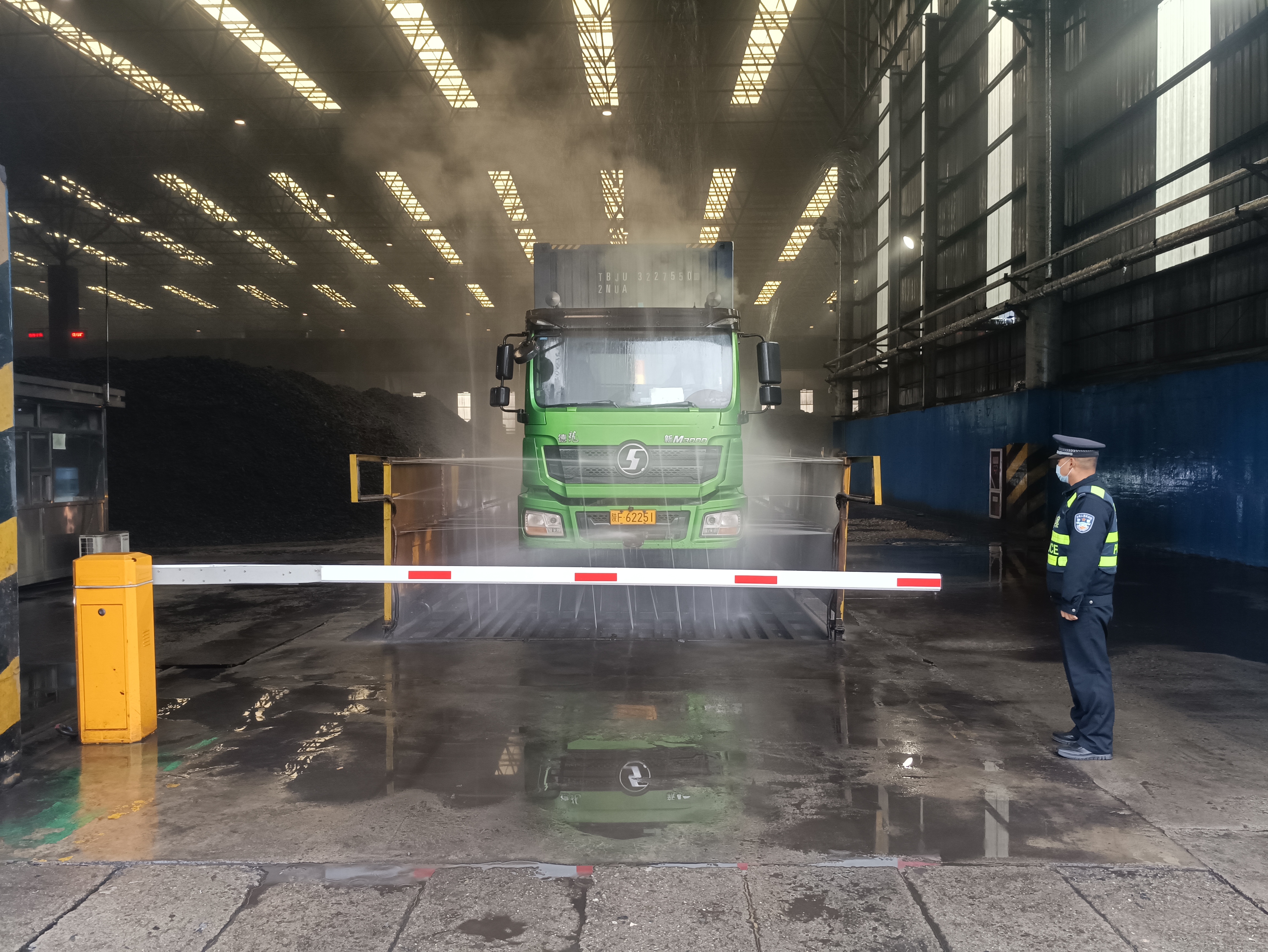 坚持标本兼治,深化防控措施 保障公司发展环境安全平稳 ——保卫部2021年工作综述 坚持标本兼治,深化防控措施 保障公司发展环境安全平稳 ——保卫部2021年工作综述