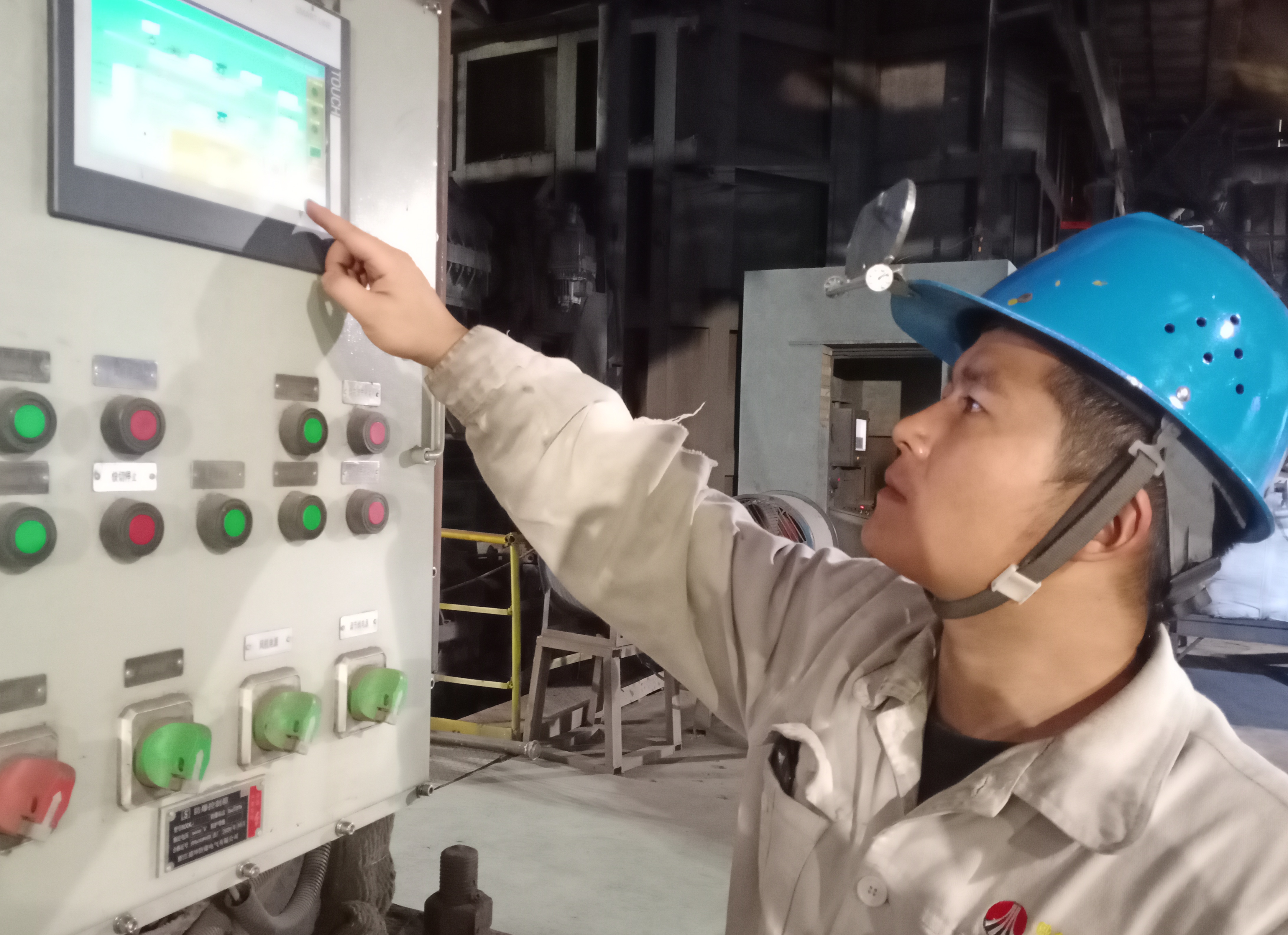 喂丝小改造跑出效益“加速度” 喂丝小改造跑出效益“加速度”