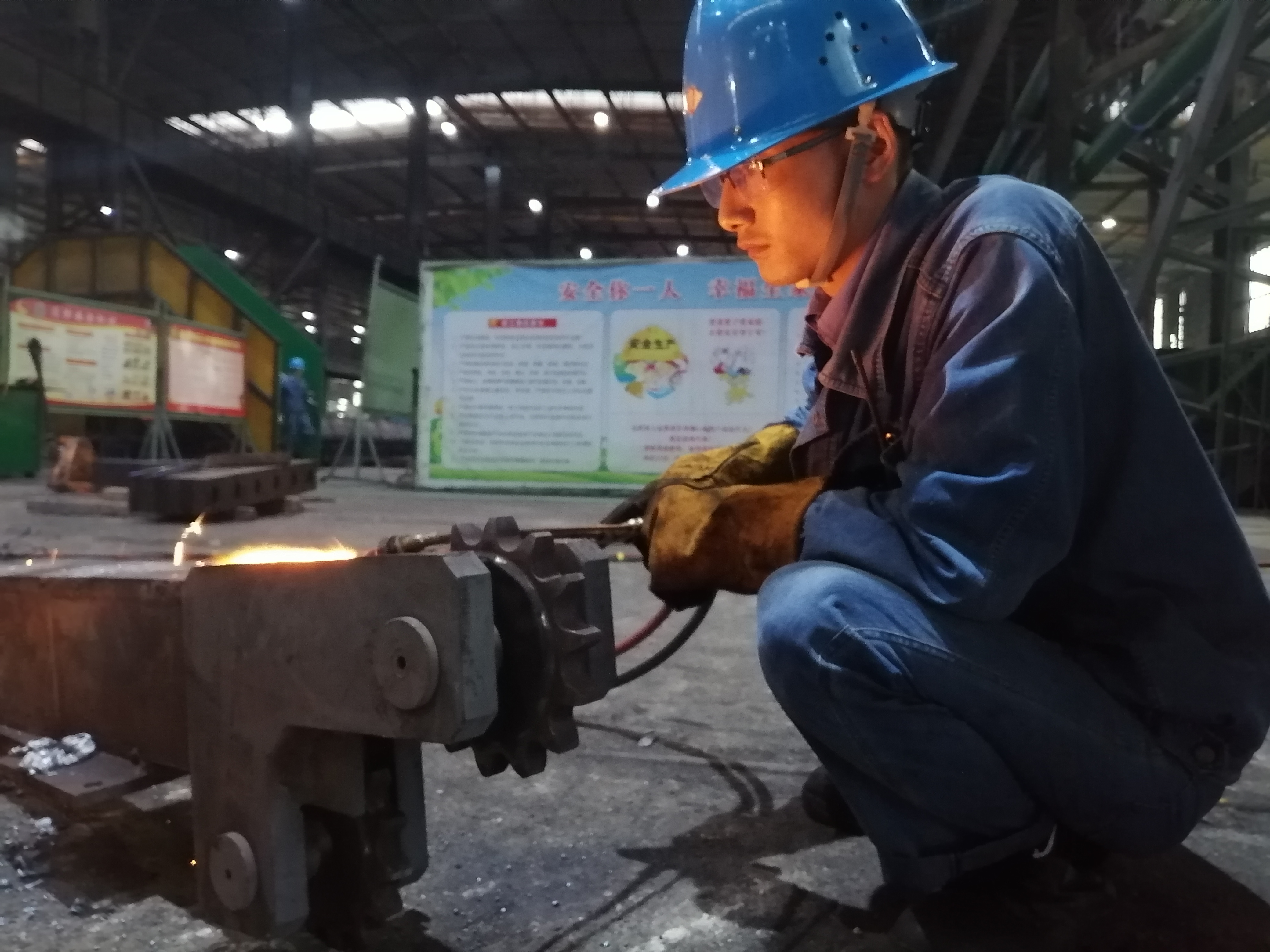 练好设备改造“组合拳” 打好降本增效“金算盘” 练好设备改造“组合拳” 打好降本增效“金算盘”