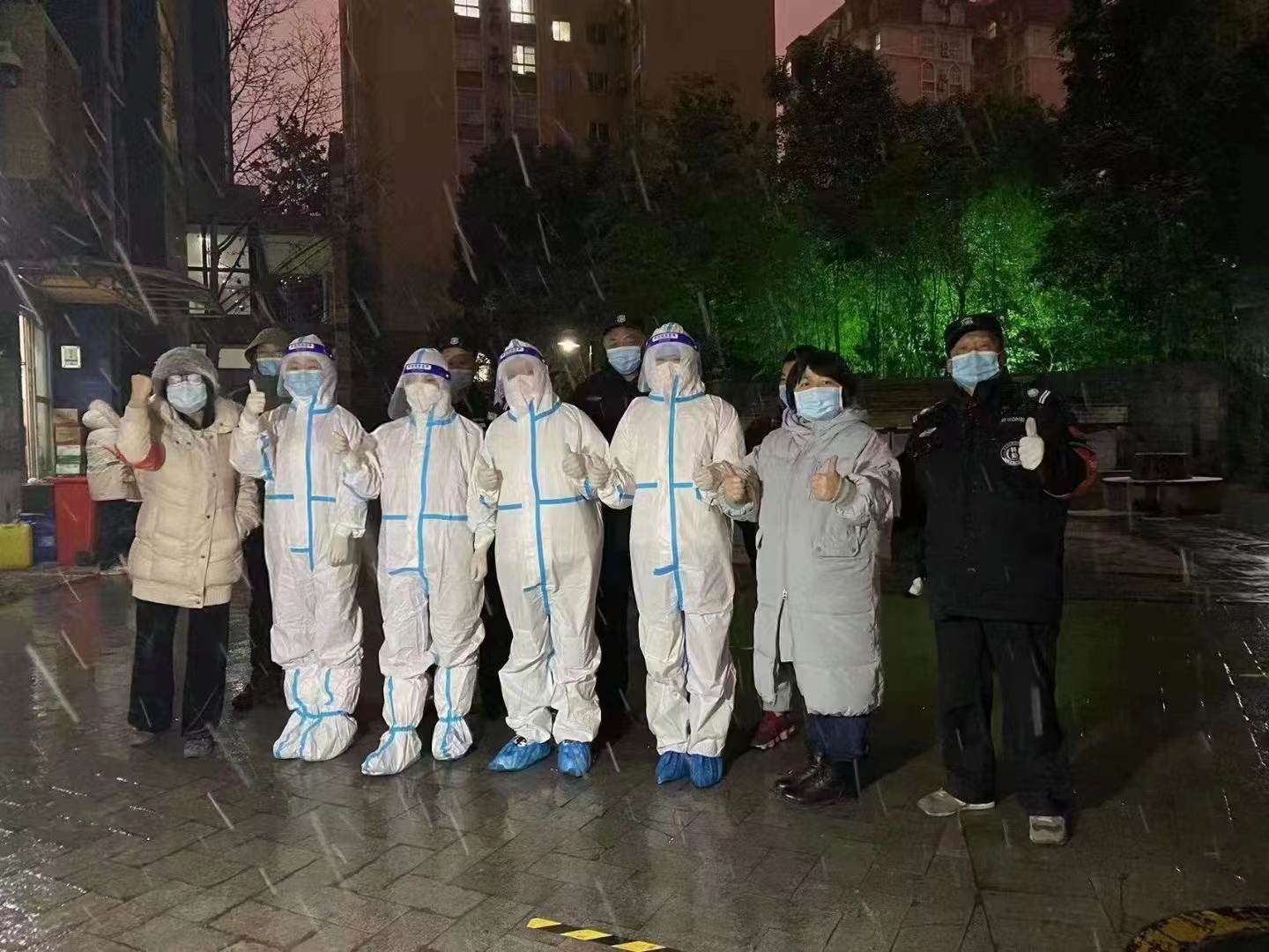 逆行背后的“疫”无反顾 逆行背后的“疫”无反顾