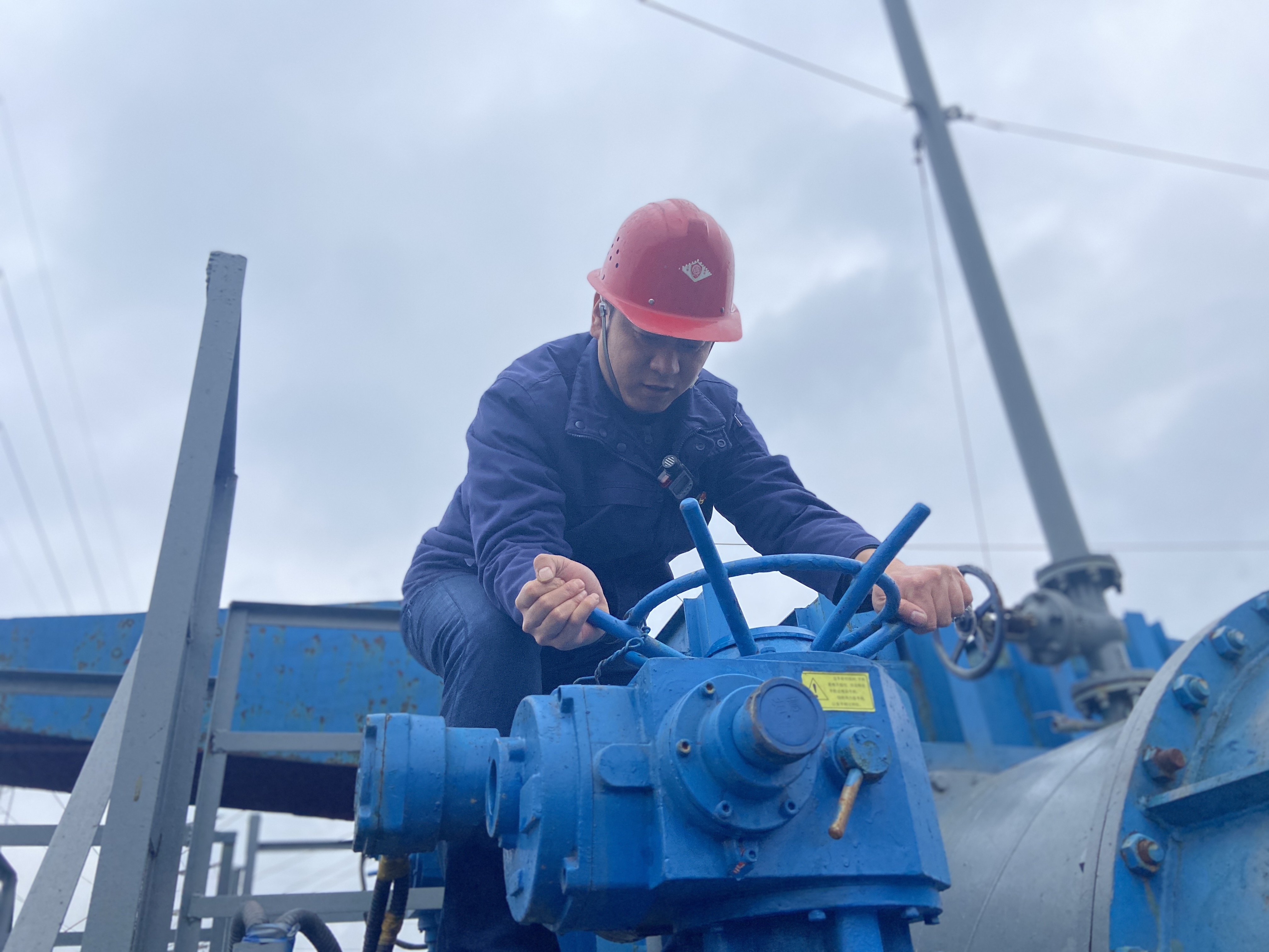 为了美丽钢城：寒冬里的坚守