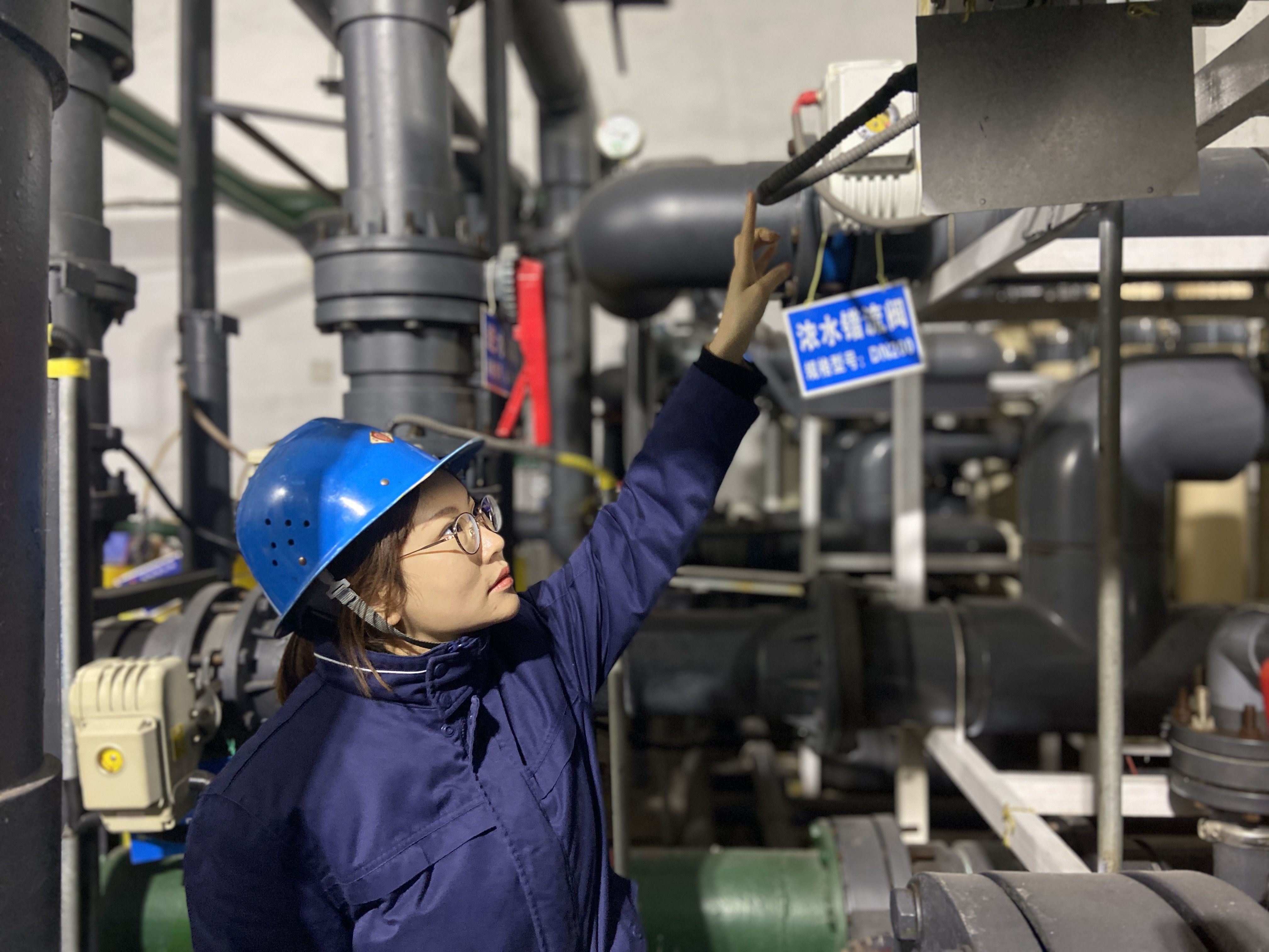 为了美丽钢城:寒冬里的坚守 为了美丽钢城:寒冬里的坚守