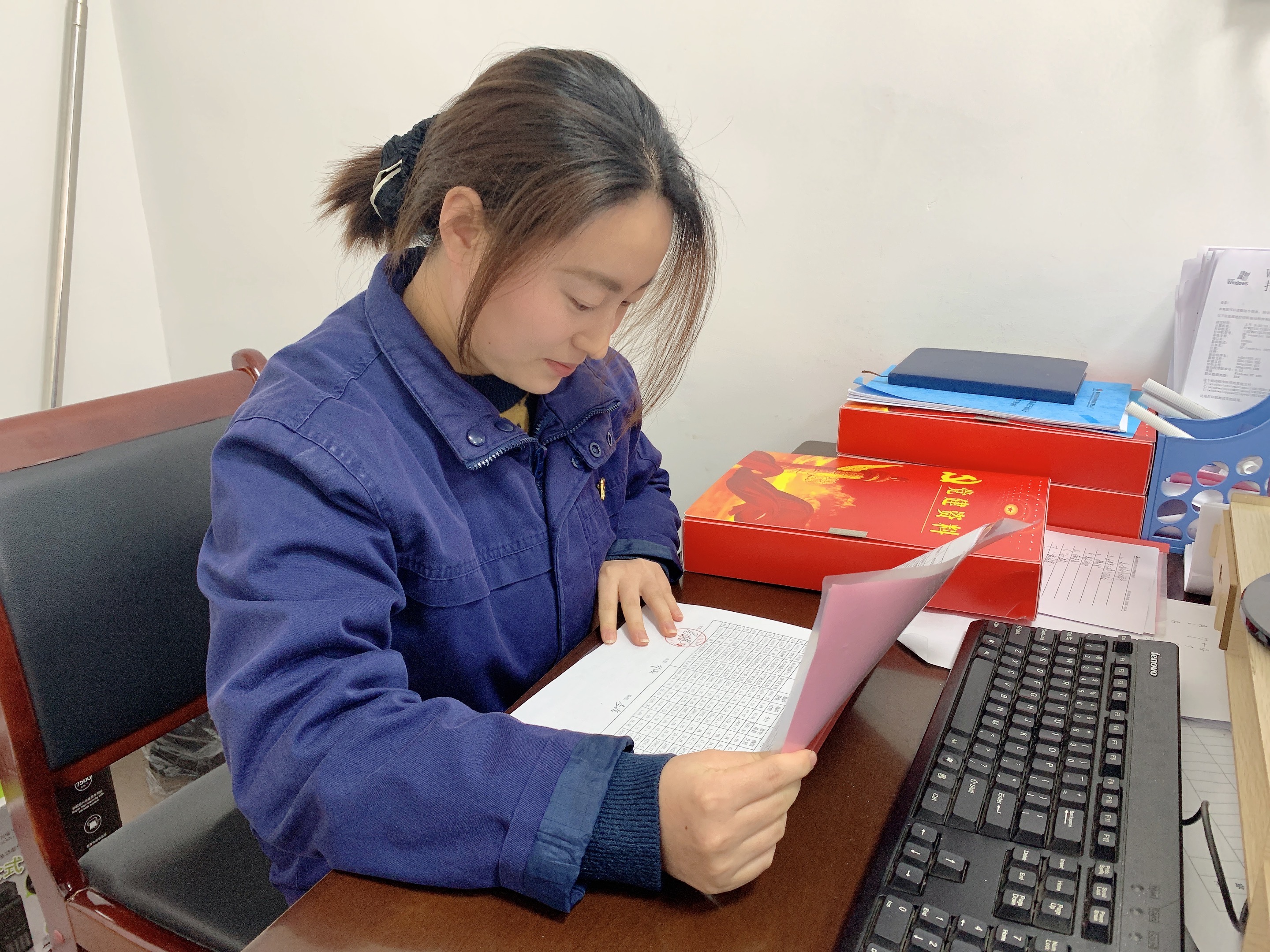 为了美丽钢城:寒冬里的坚守 为了美丽钢城:寒冬里的坚守