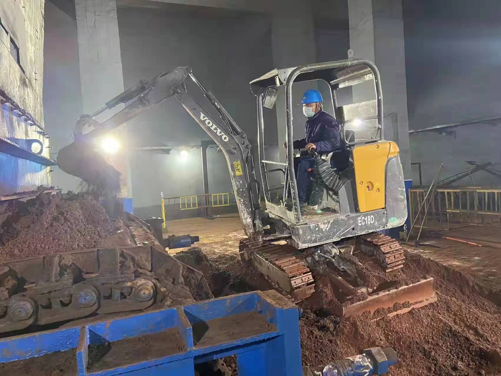 物流中心: 自有车辆闻令而动,精准完成生产抢修任务 物流中心: 自有车辆闻令而动,精准完成生产抢修任务