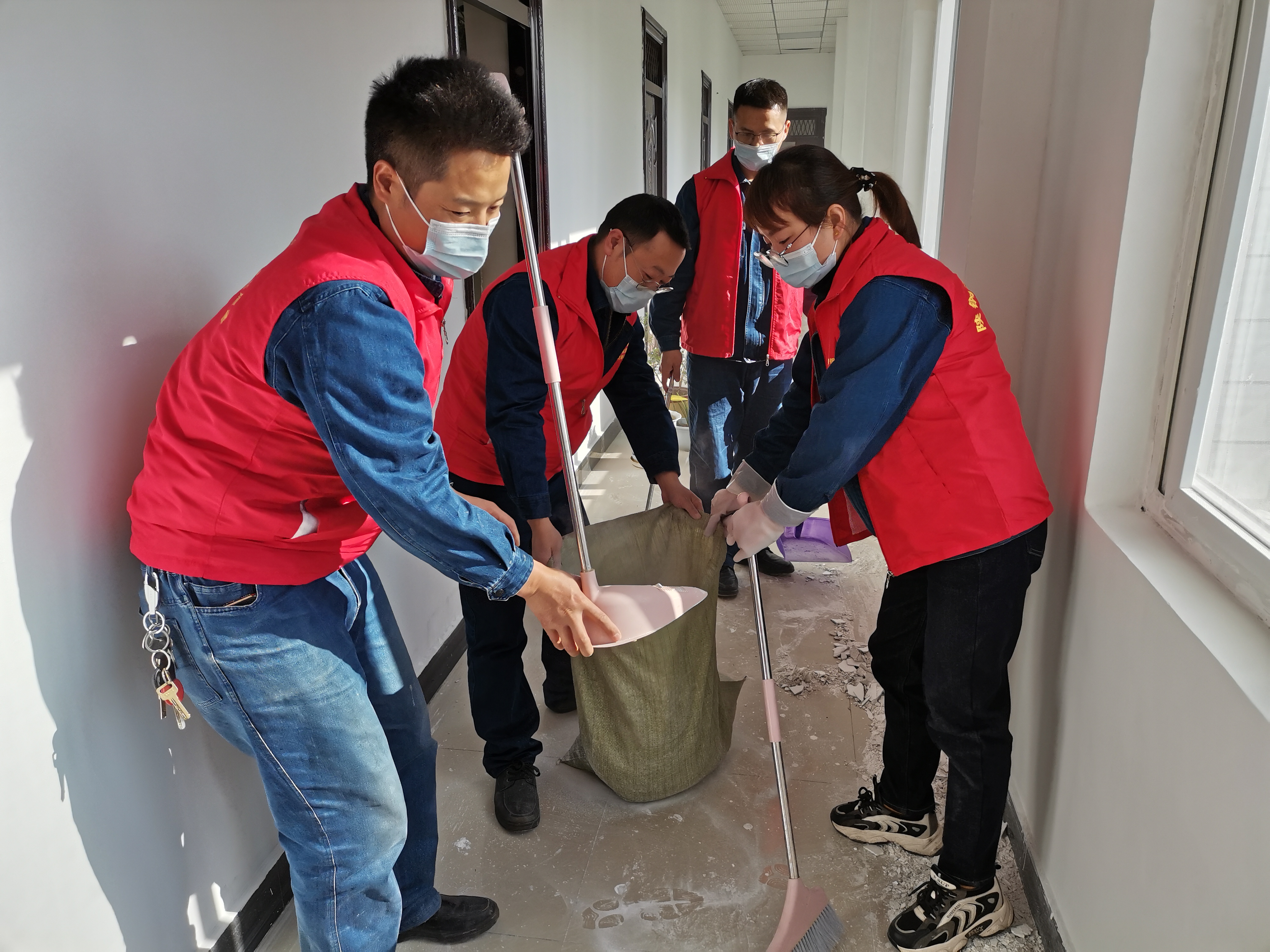 张苗:启手启足,红马甲不虚此“谓” 张苗:启手启足,红马甲不虚此“谓”