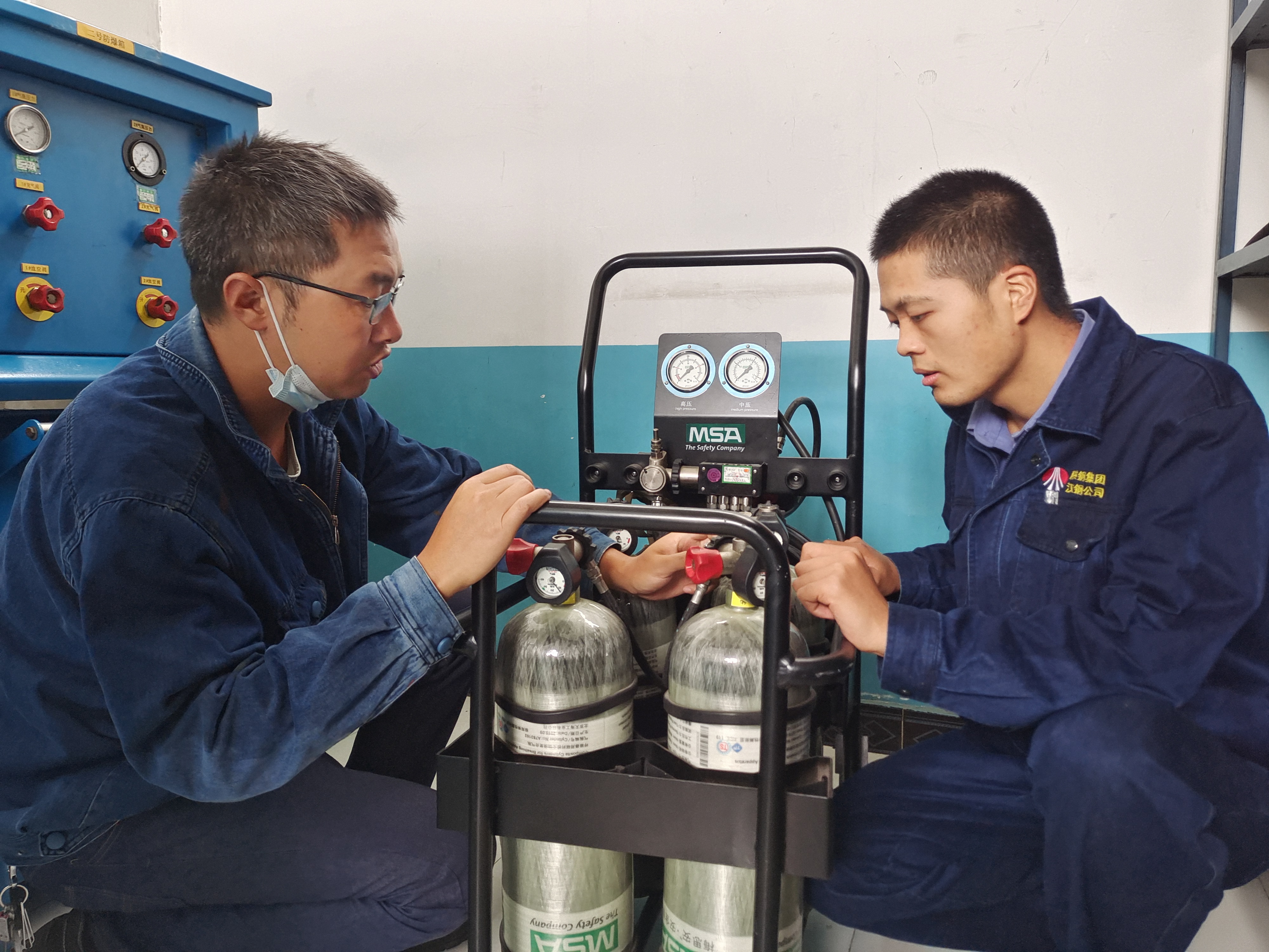 坚守显真情 让“敬业福”红遍汉钢