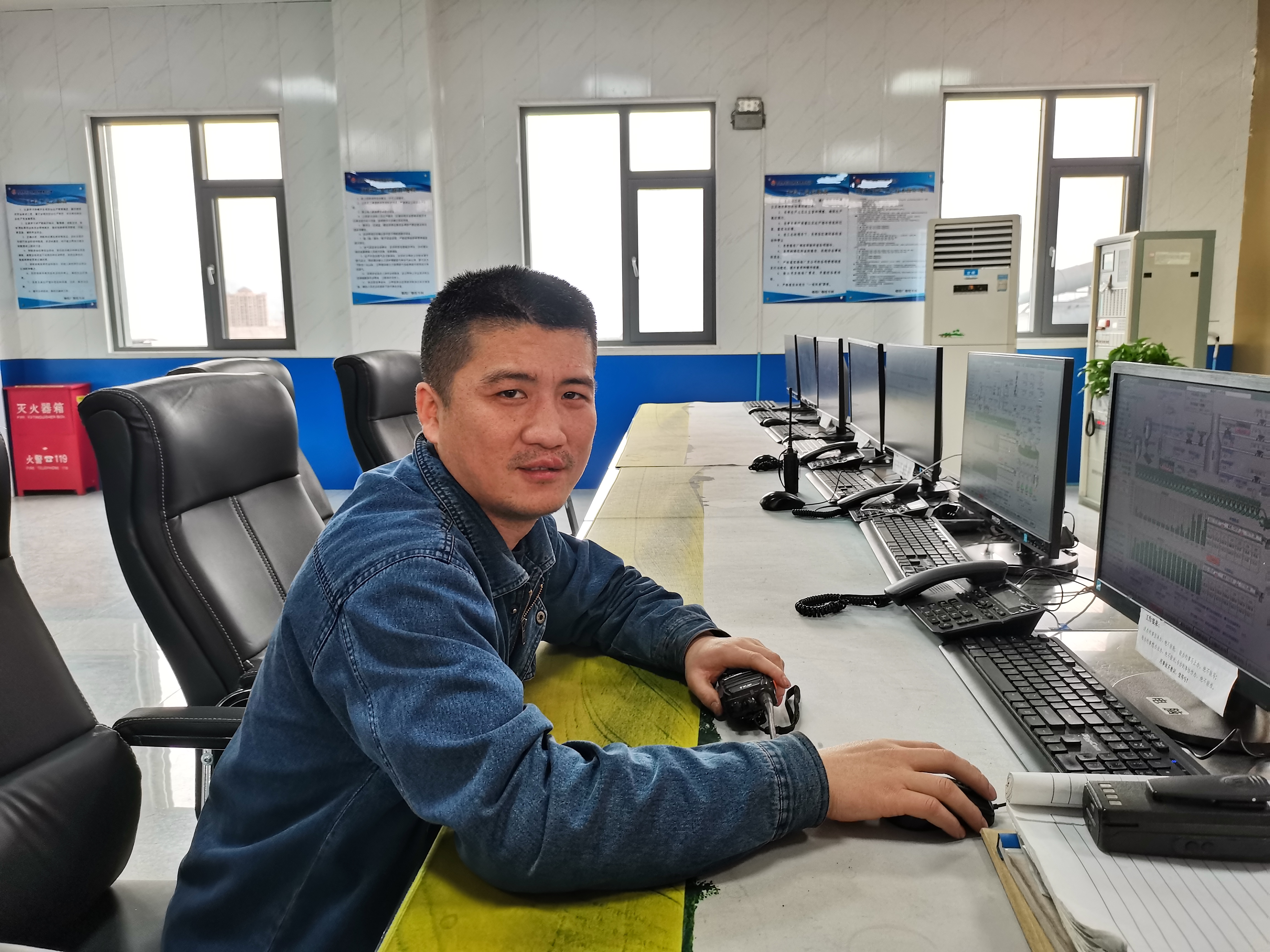 用坚守书写新年的祝福 用坚守书写新年的祝福