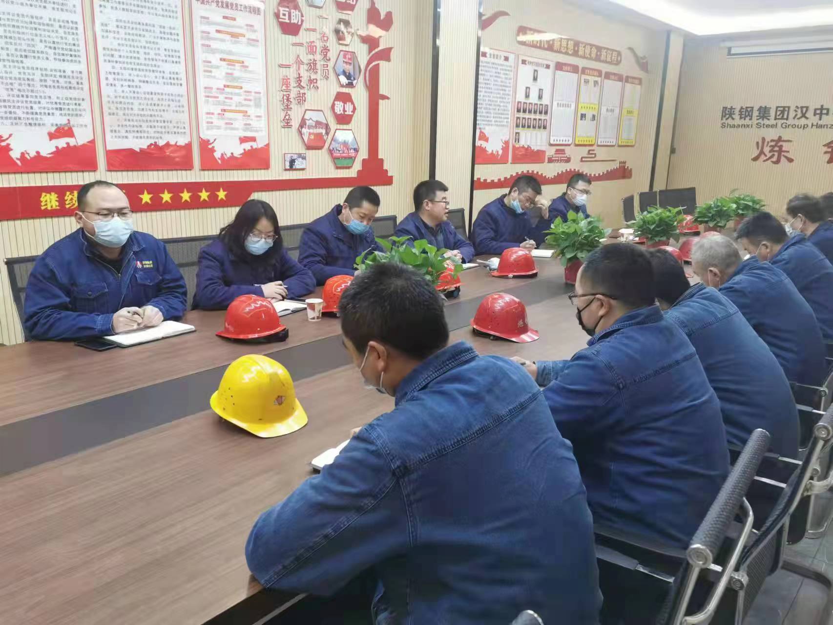 把“三心服务”摆到一线送到心坎