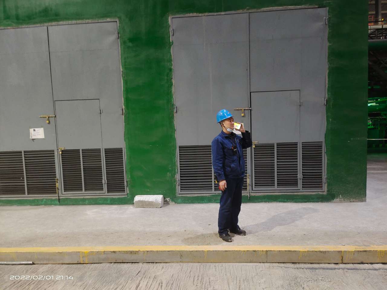 当除夕之夜遇到“蓝精灵” 为他们的担当点赞 当除夕之夜遇到“蓝精灵” 为他们的担当点赞