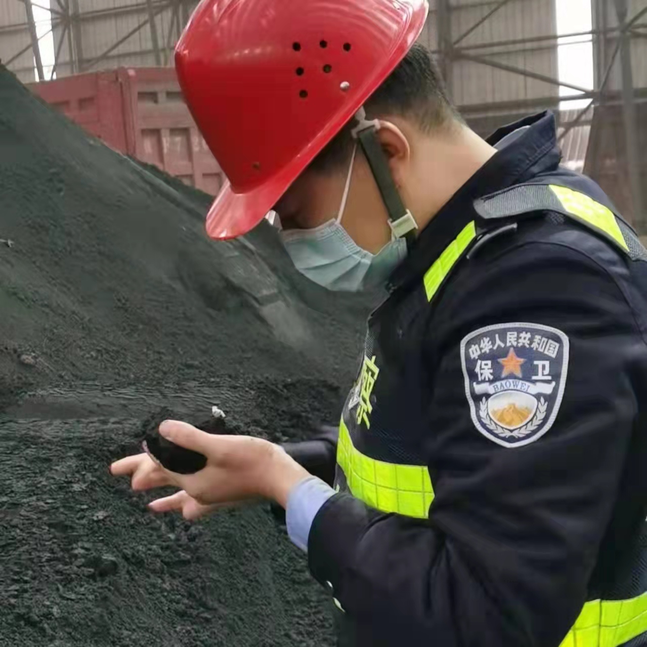 守岗尽责有担当 擎旗奋进铸忠魂 守岗尽责有担当 擎旗奋进铸忠魂