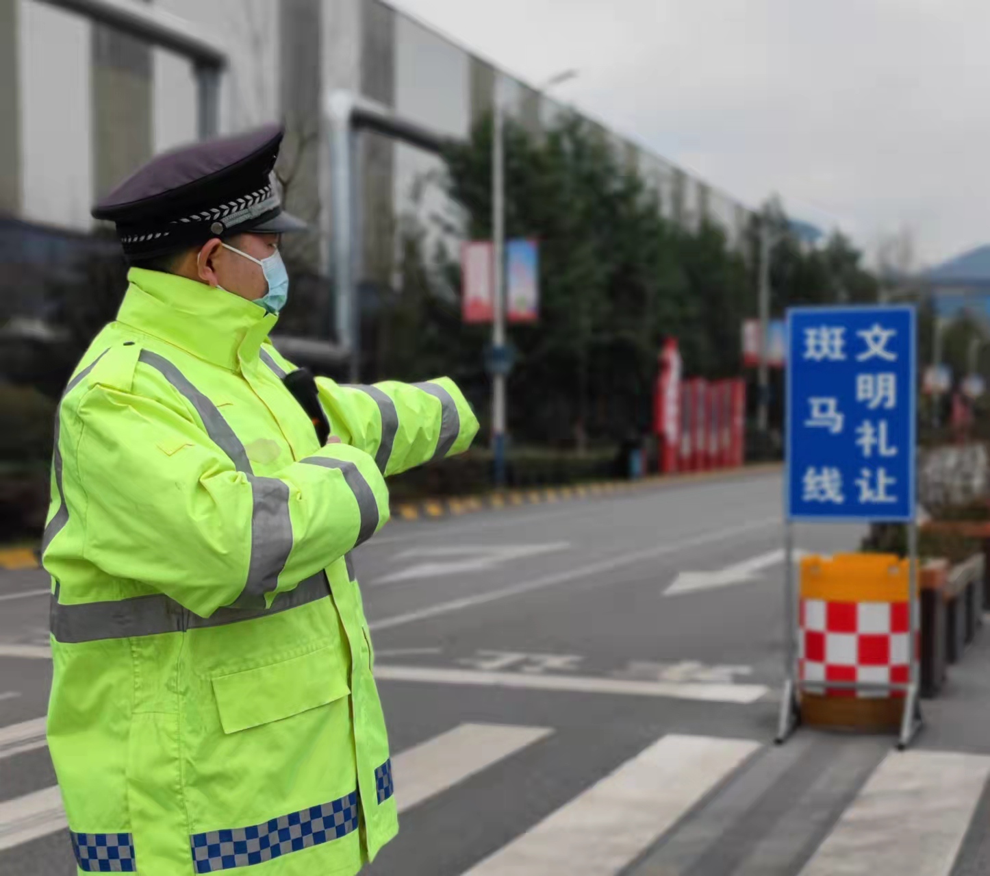 守岗尽责有担当 擎旗奋进铸忠魂 守岗尽责有担当 擎旗奋进铸忠魂