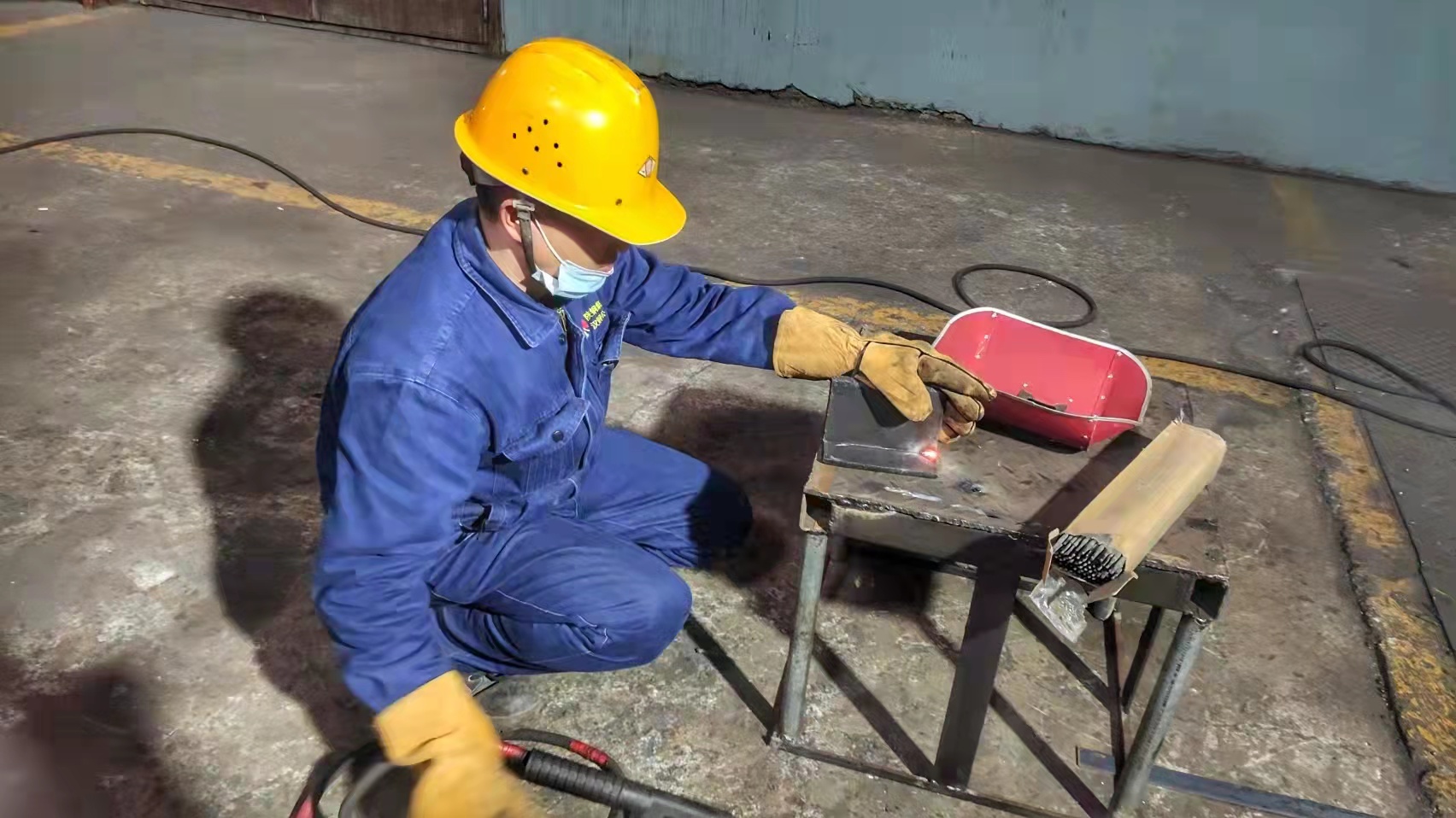 稳扎“两强一重”，着力助推人才队伍建设