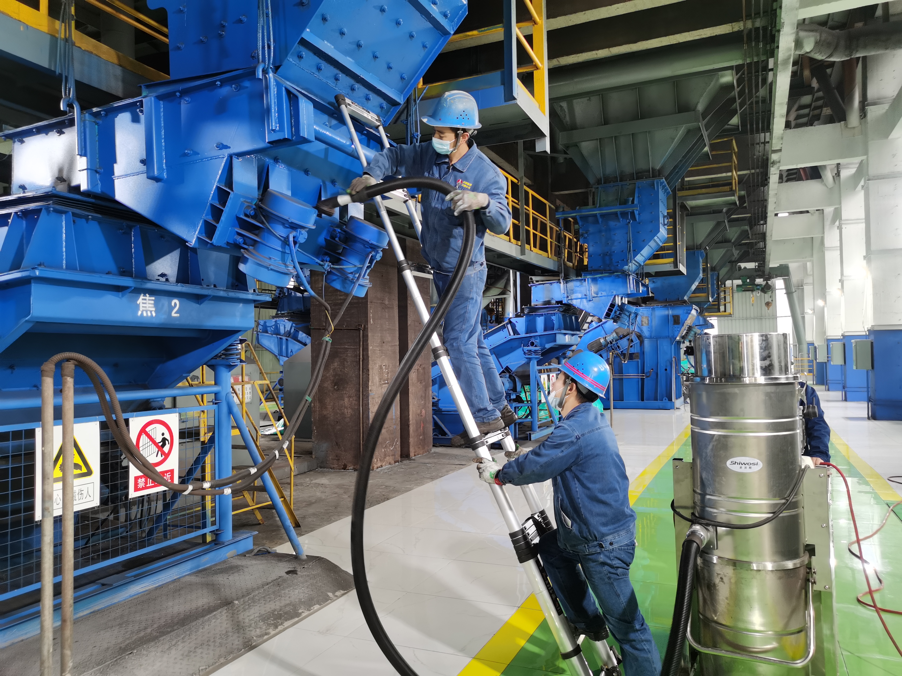 “党建红”引领“生态绿”绘就美丽炼铁新画卷 “党建红”引领“生态绿”绘就美丽炼铁新画卷