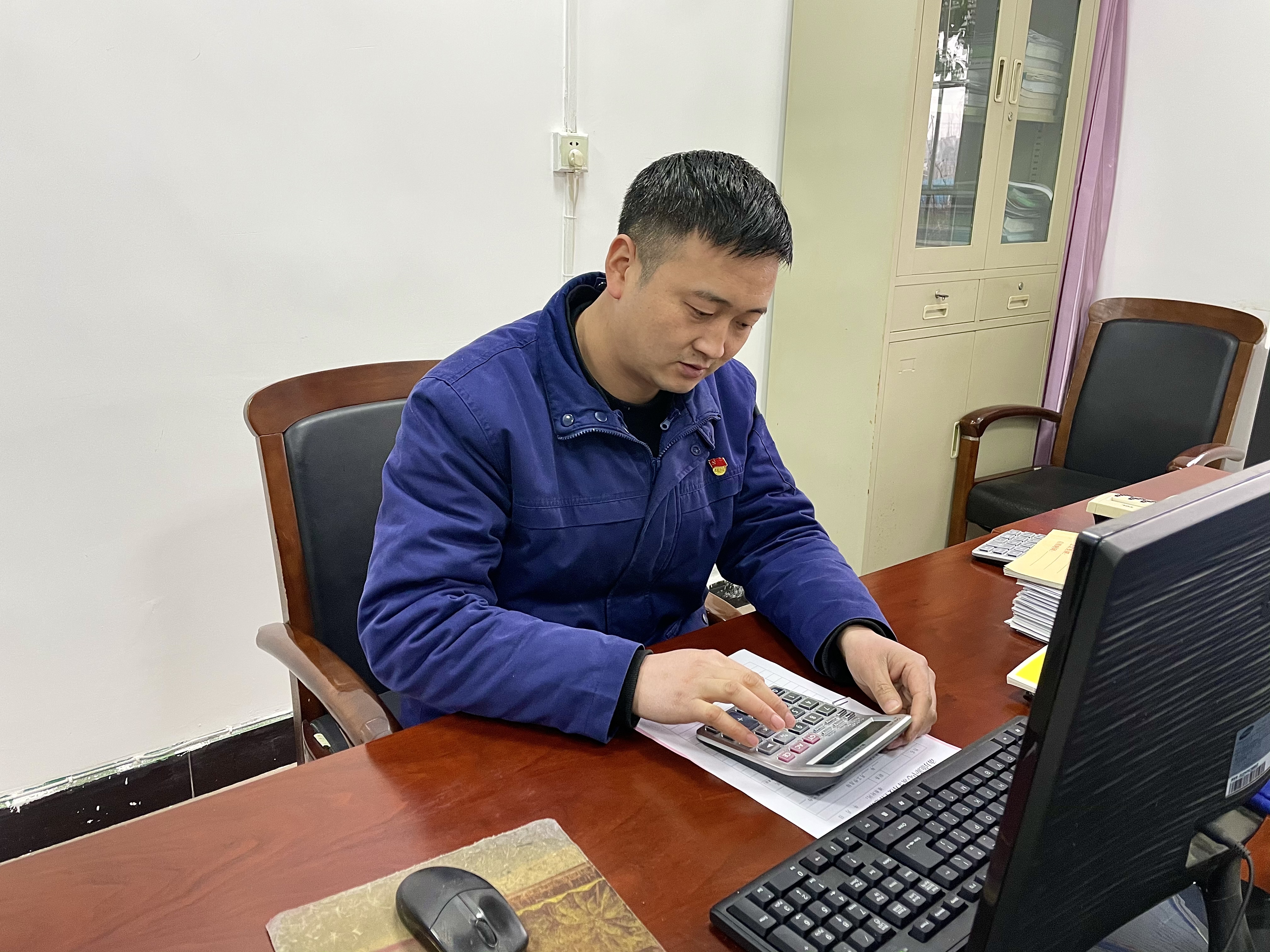 热气腾腾！生产一线传出这些画面……