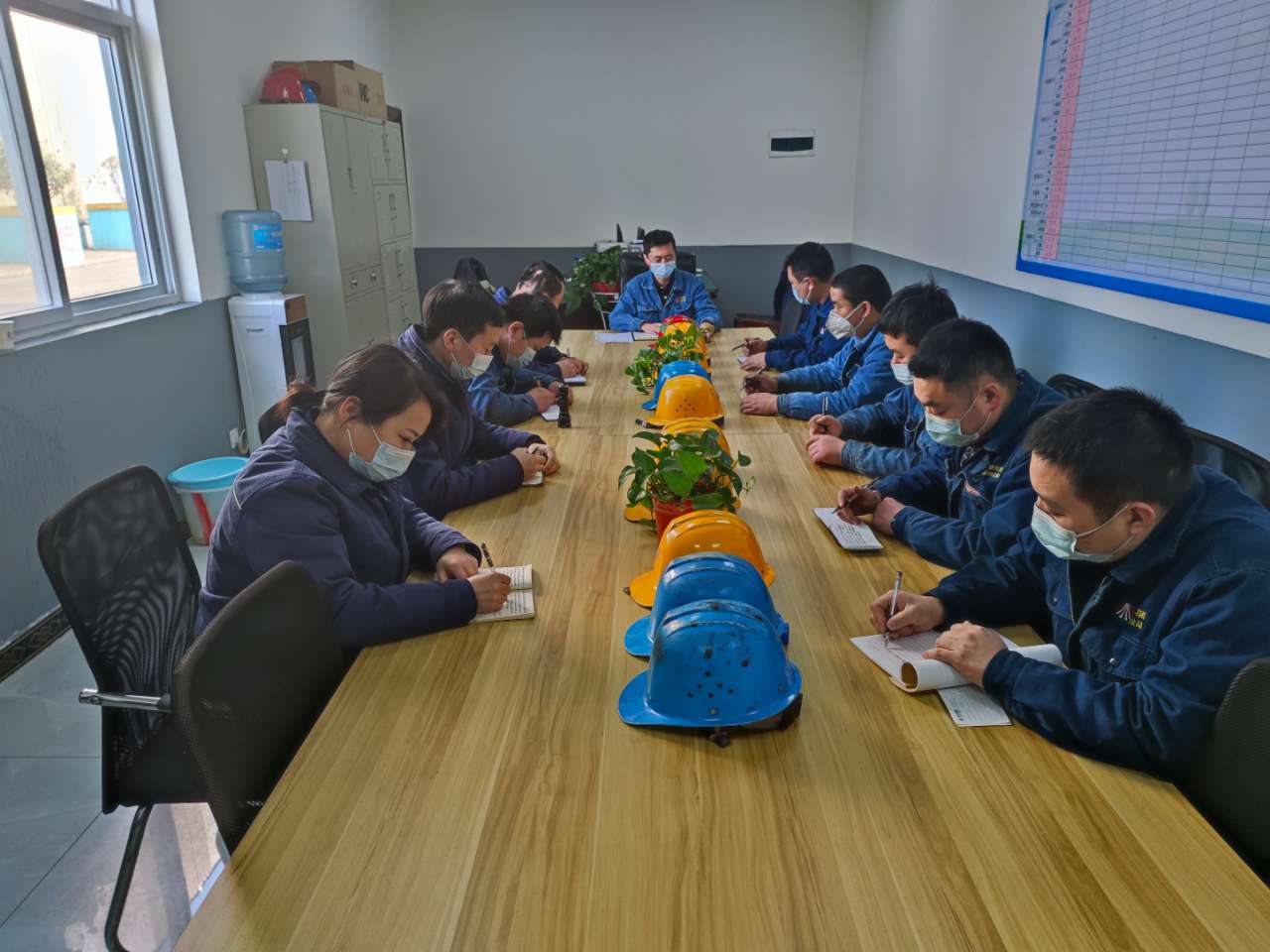 勠力同心撑起安全之浆 居安思危共护发展之舟 勠力同心撑起安全之浆 居安思危共护发展之舟