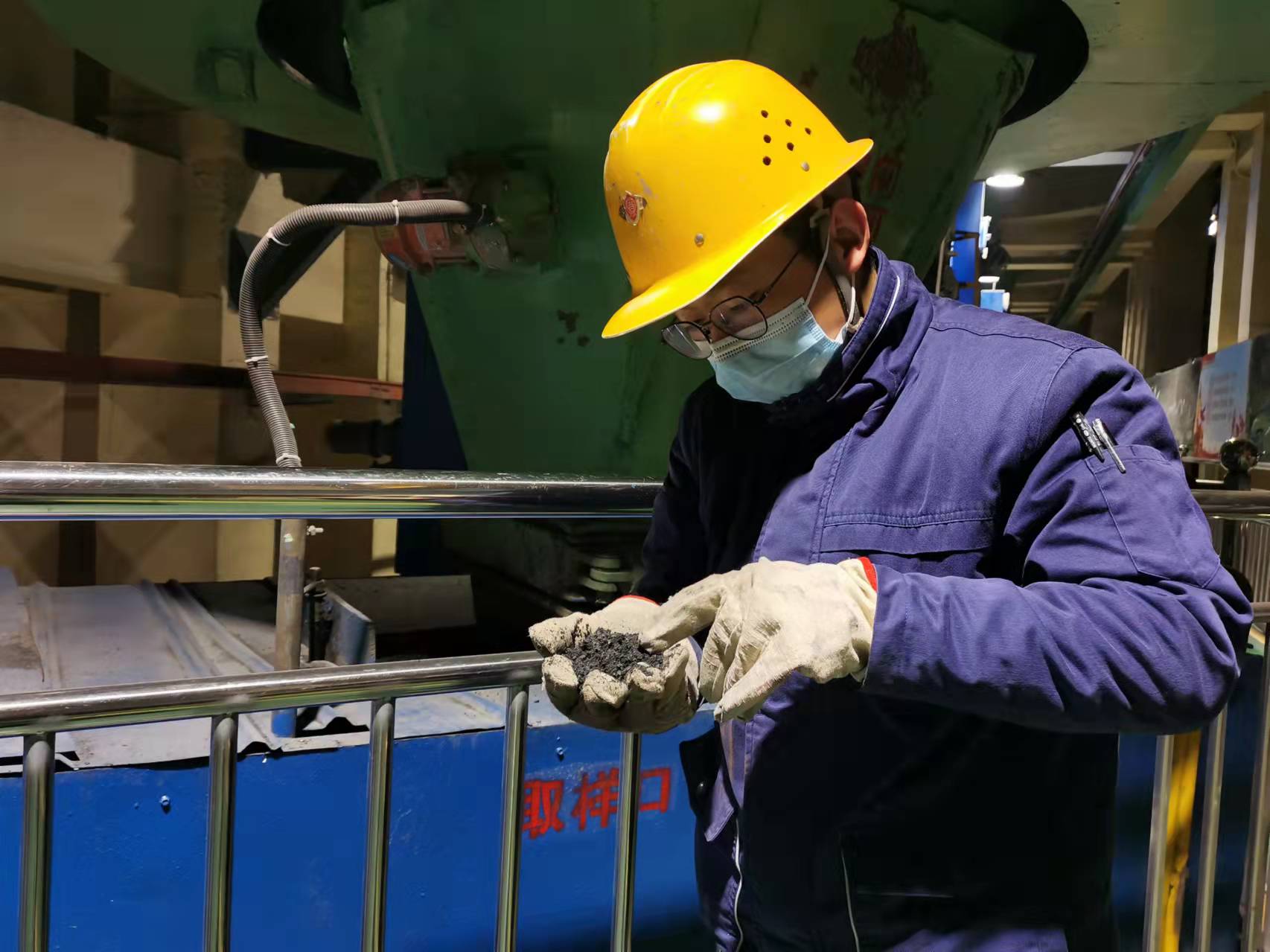 以奋斗为笔,书写精彩人生 记陕钢集团“先进工作者”唐安军 以奋斗为笔,书写精彩人生 记陕钢集团“先进工作者”唐安军