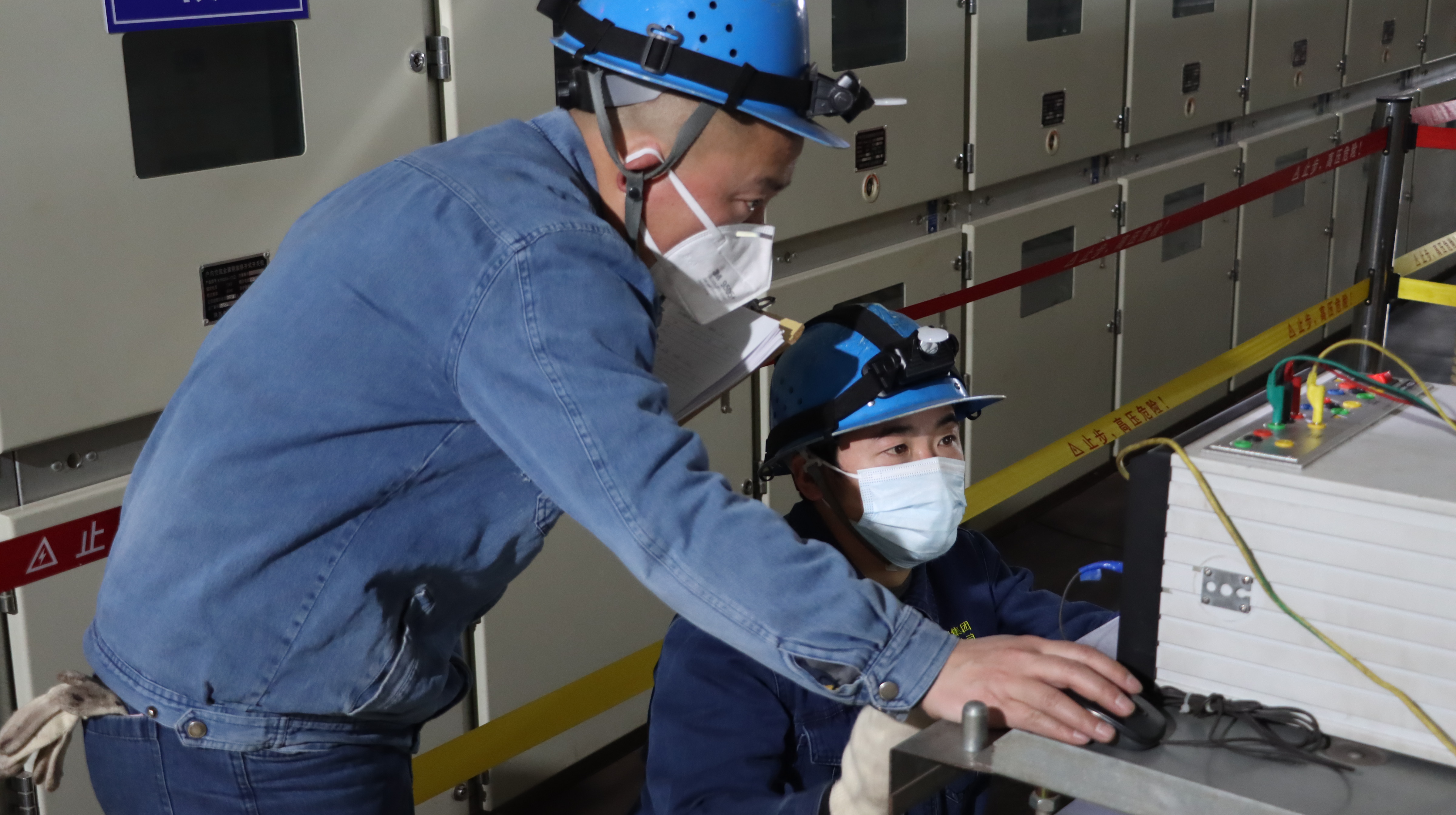 检修掠影：寒风冷雨中，有他们暖心守护