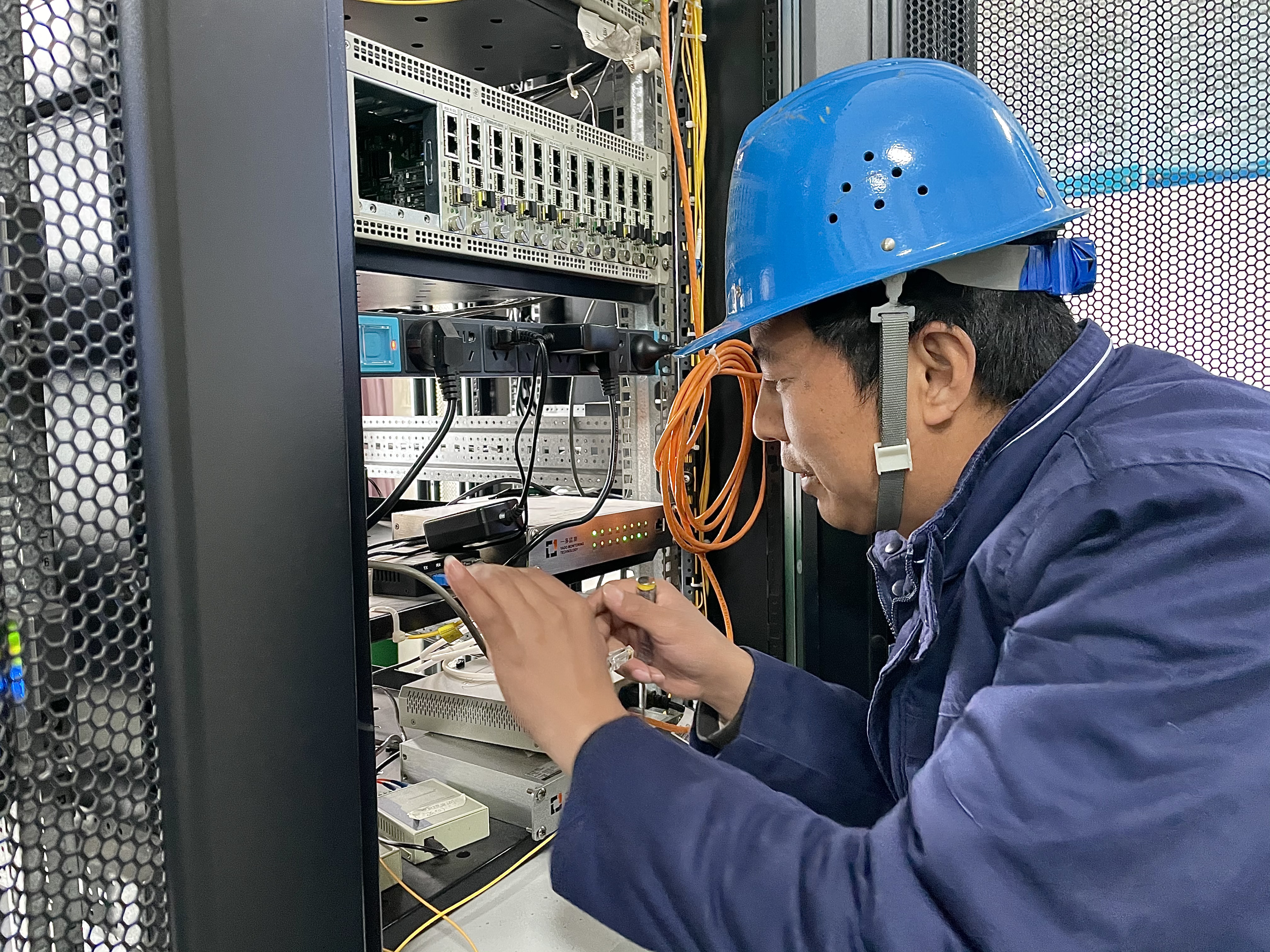 这张“春耕图”里 有最美的你 这张“春耕图”里 有最美的你