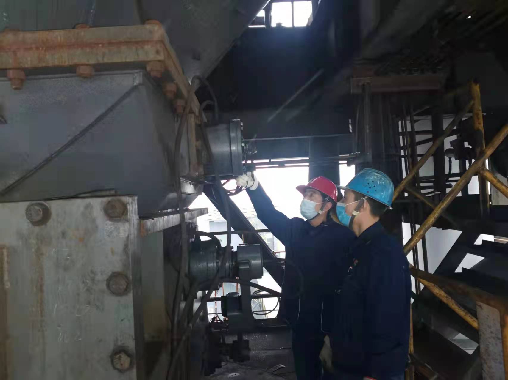 “三板斧”打造创新班组