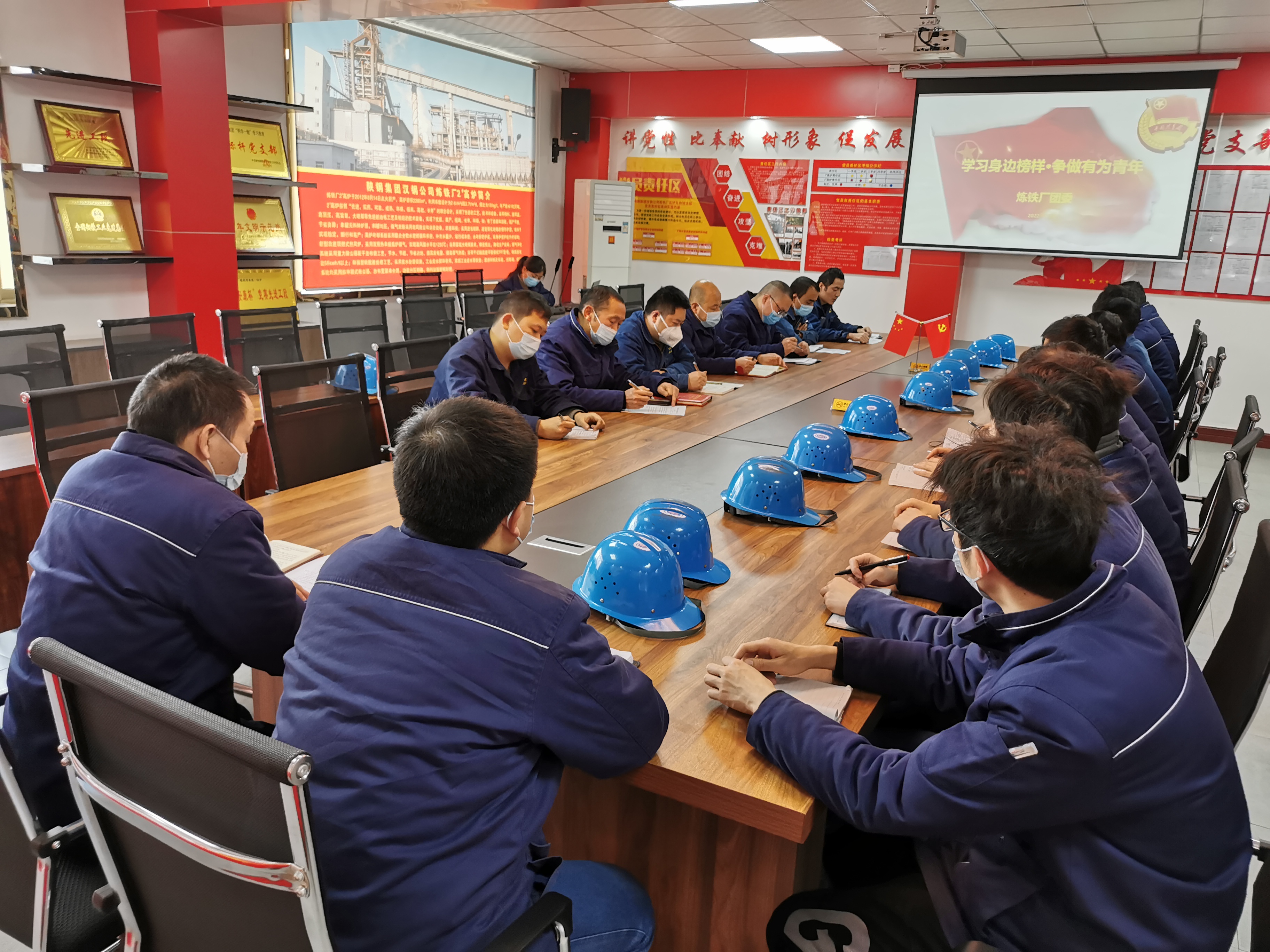 为“顶梁柱”铺就“星光大道”