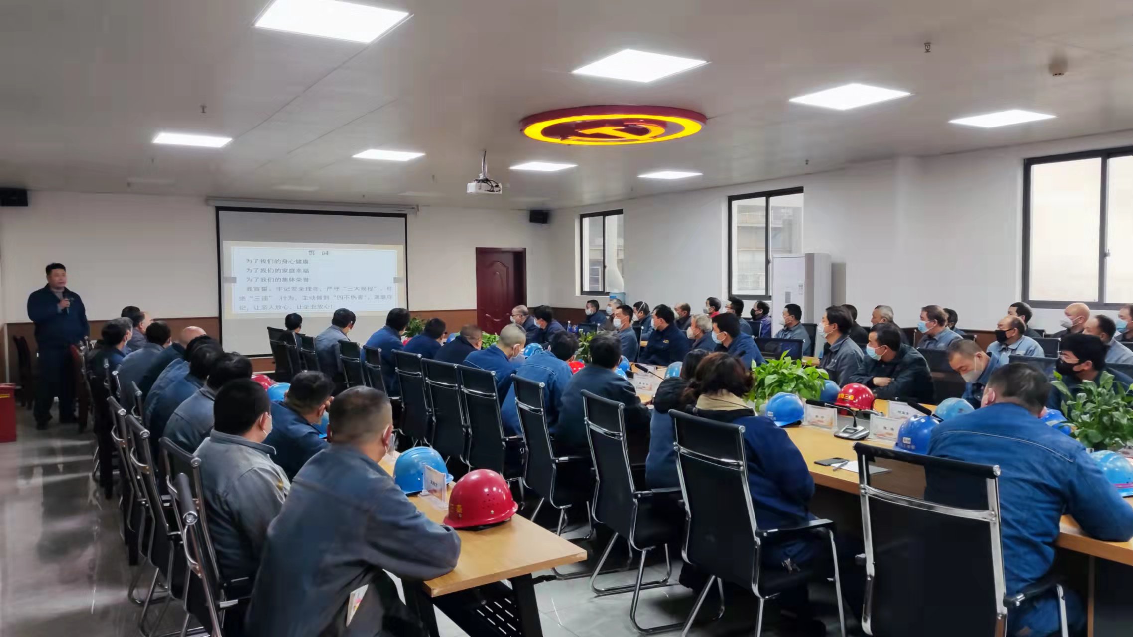 挥动“三板斧”，斩出安全平整路