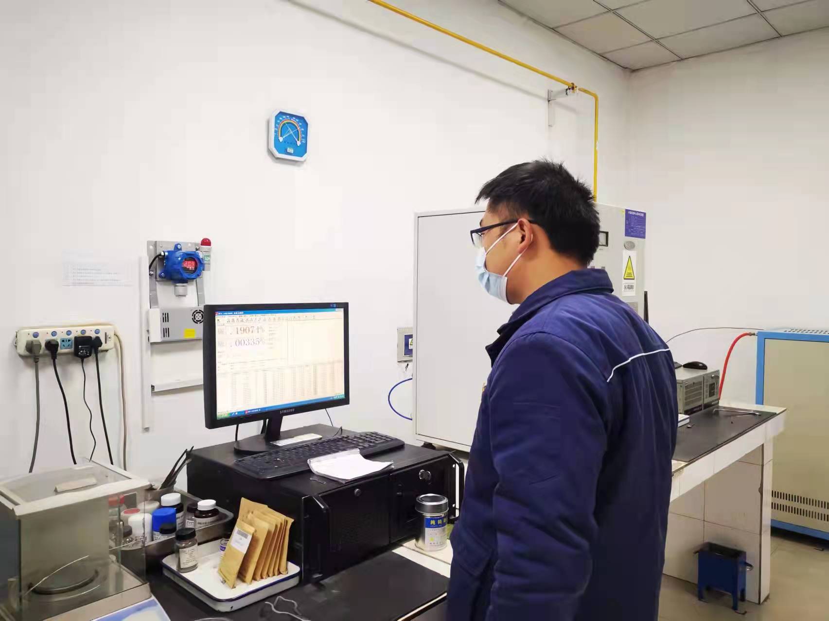 像“余军”一样用力奔跑