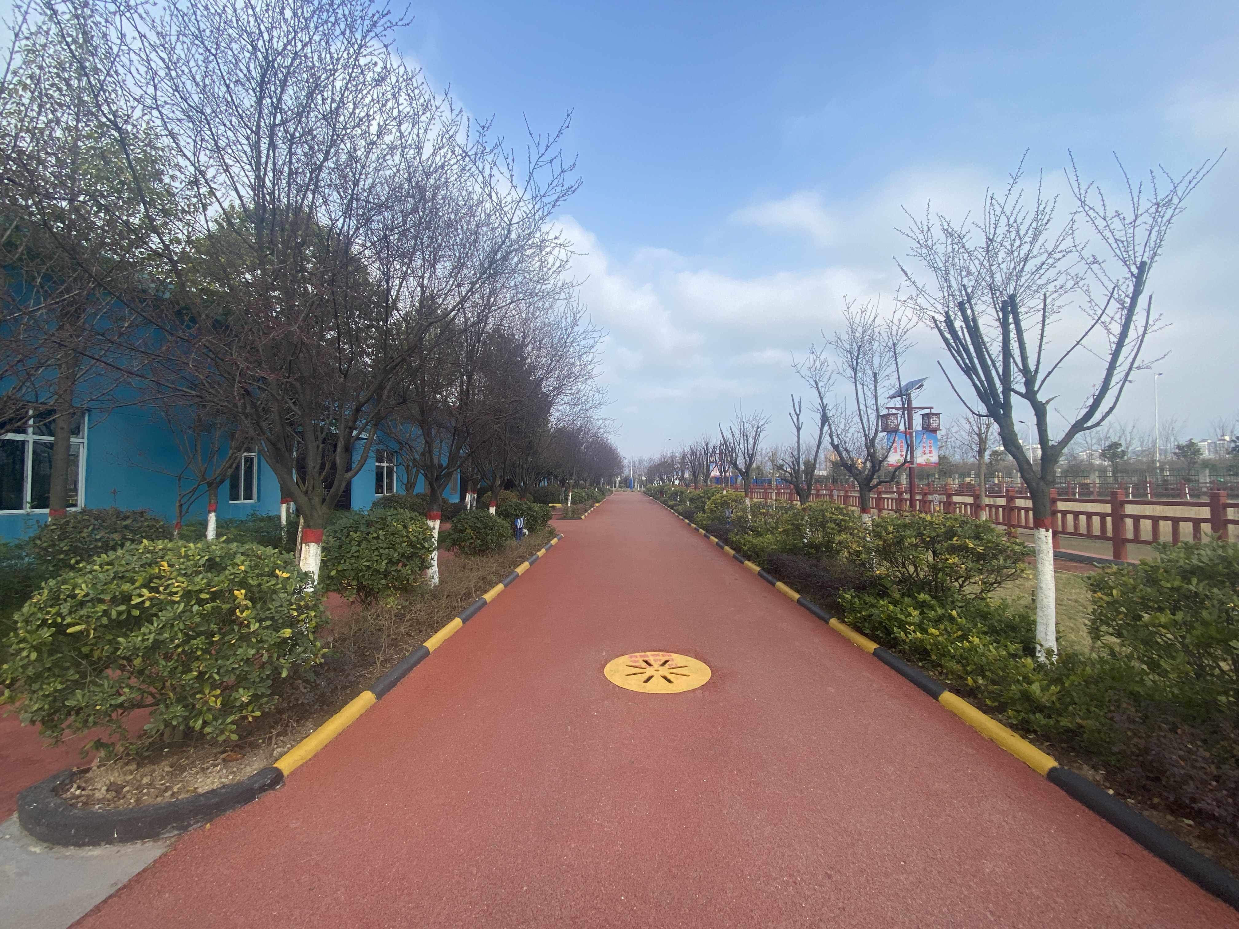 春风吹绿十里钢城 春风吹绿十里钢城